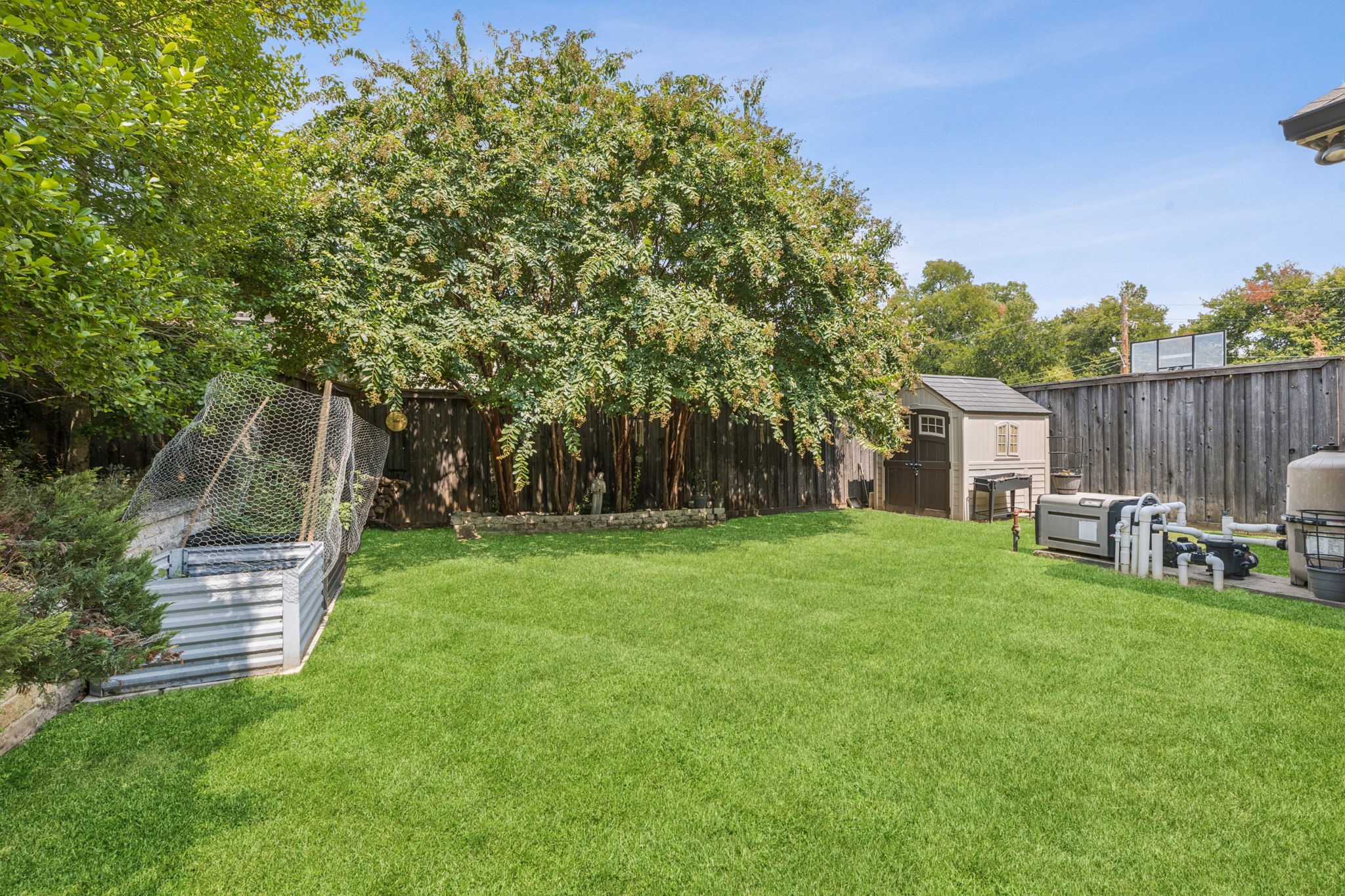 8904 Meadowknoll Drive