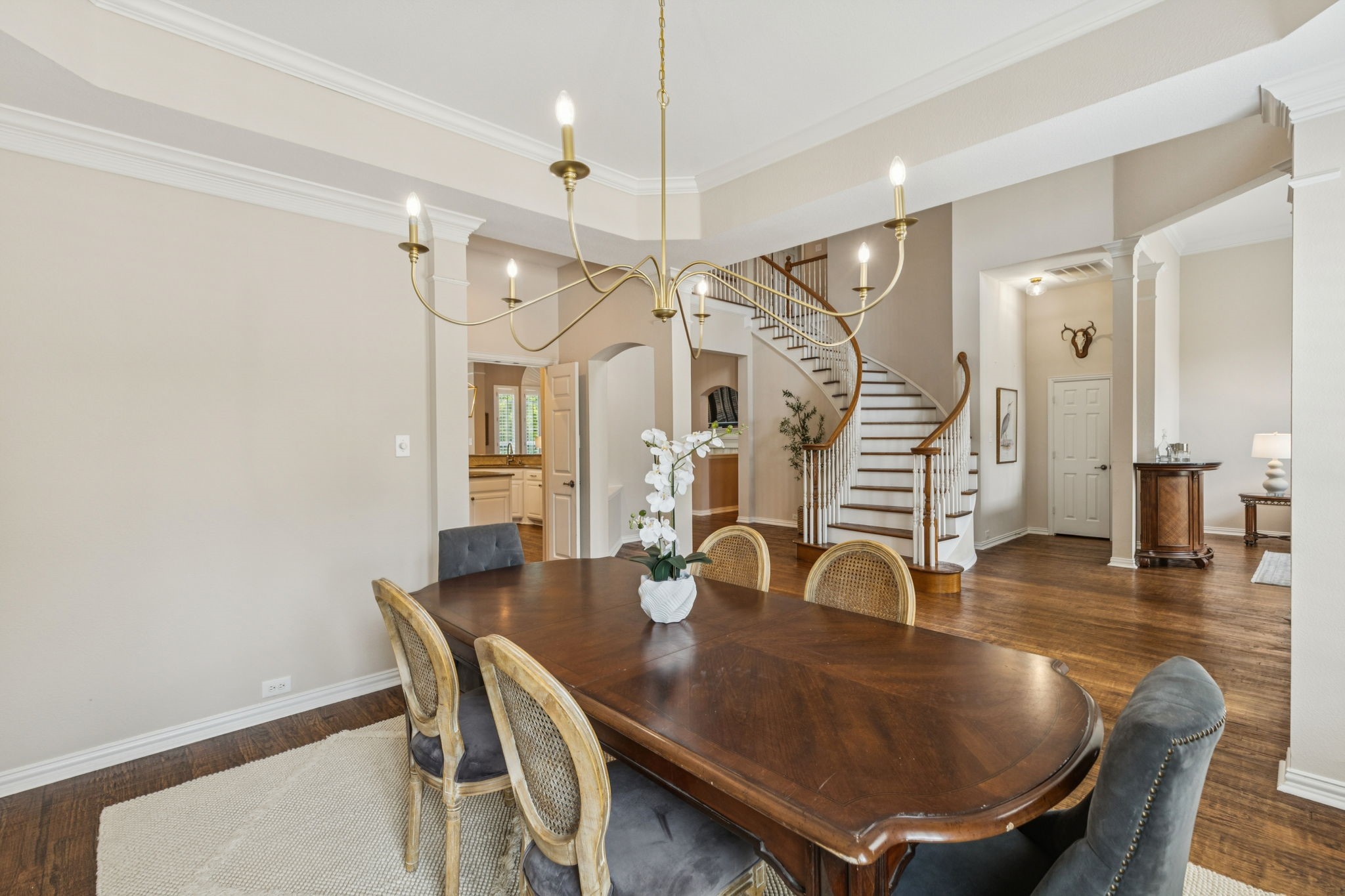 8904 Meadowknoll Drive