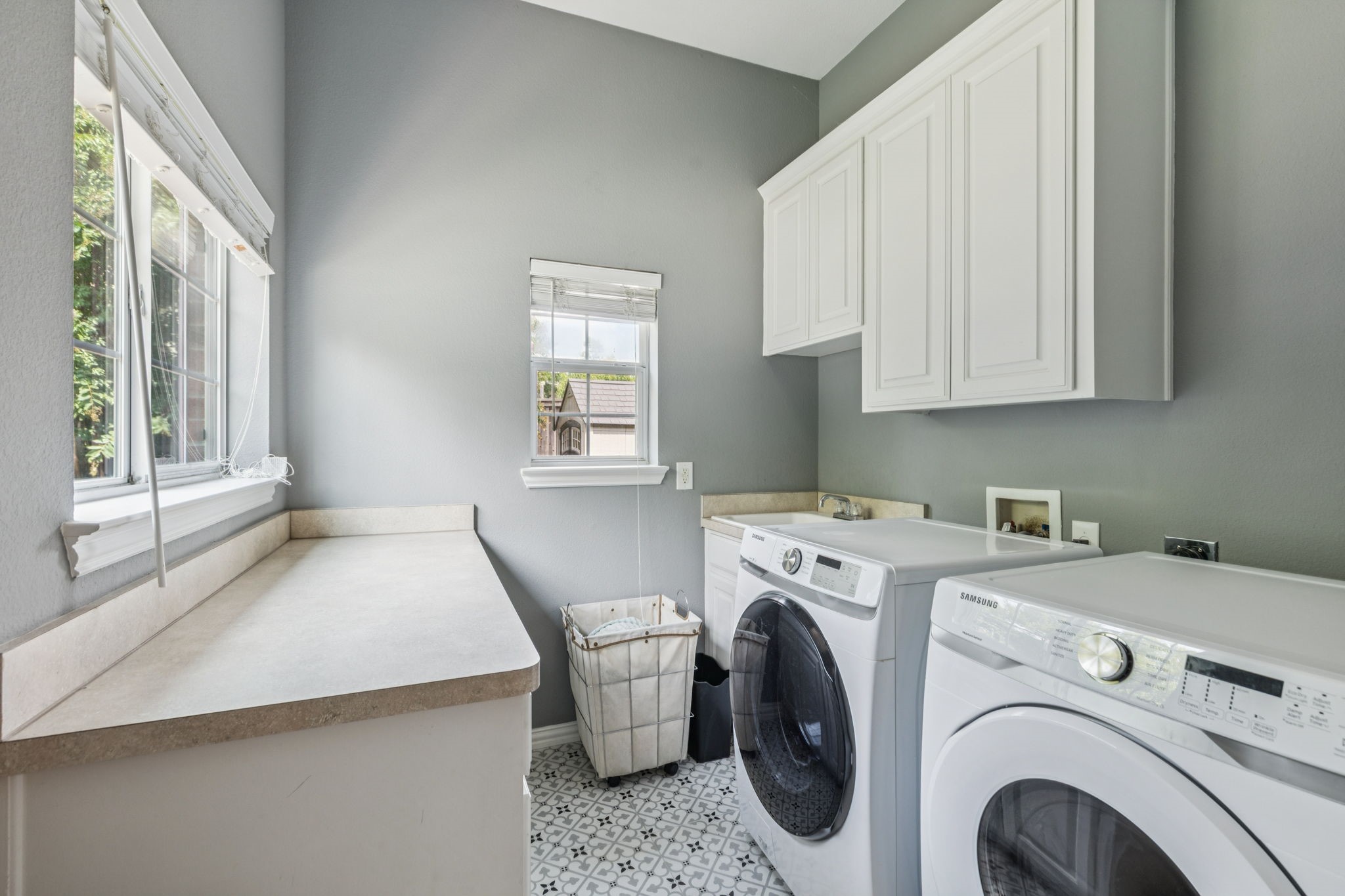 8904 Meadowknoll Drive