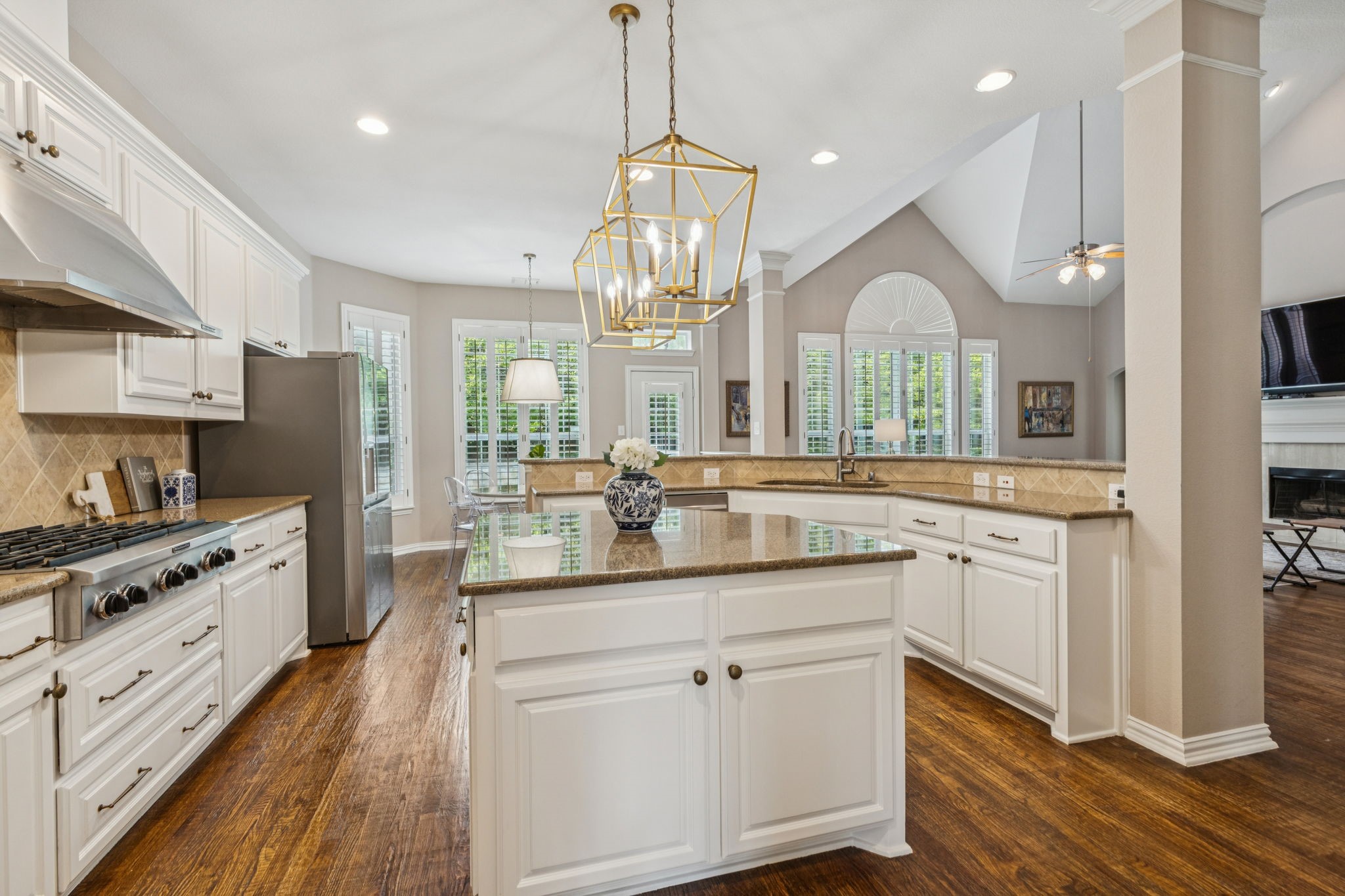 8904 Meadowknoll Drive