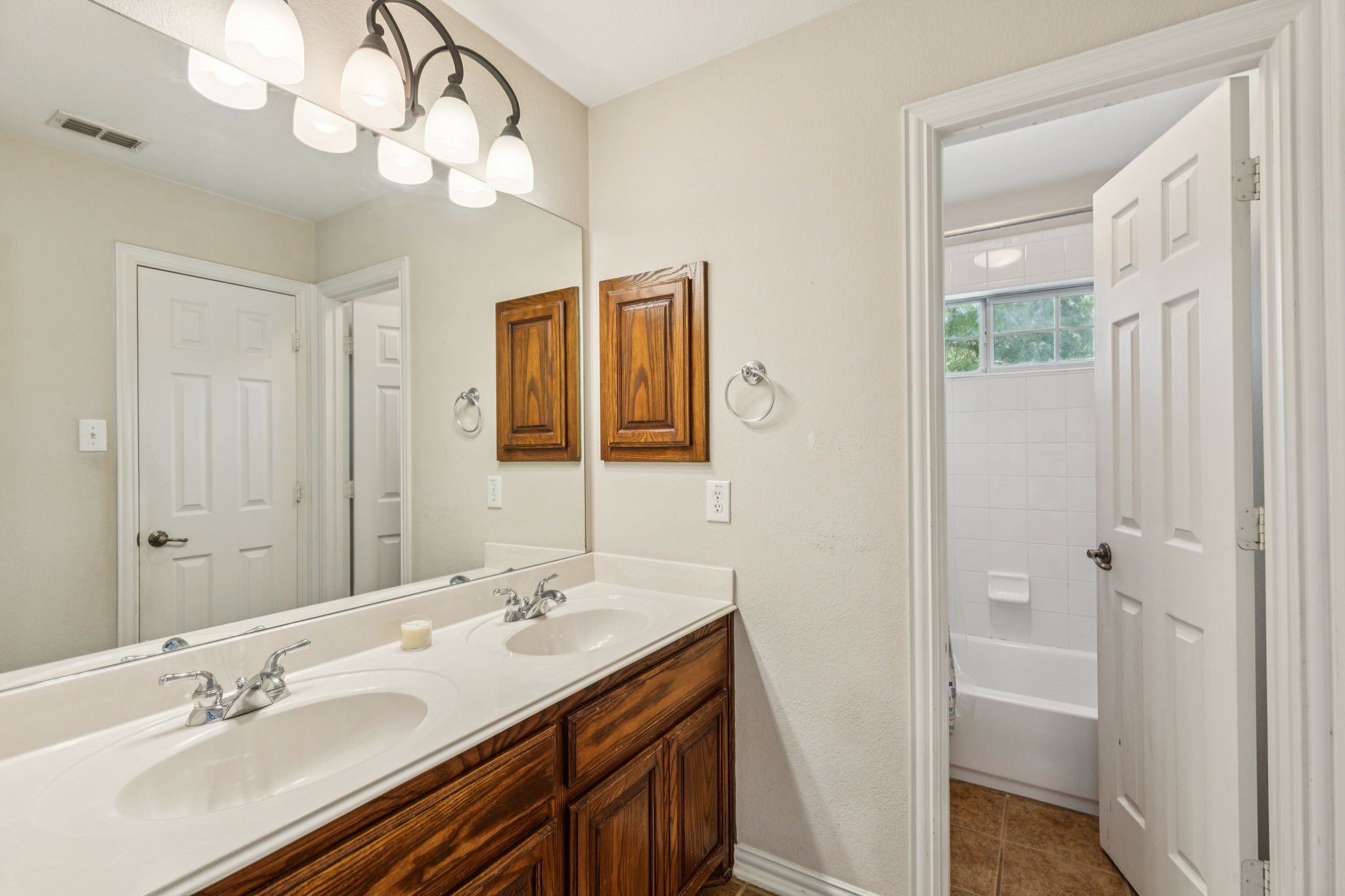 8904 Meadowknoll Drive