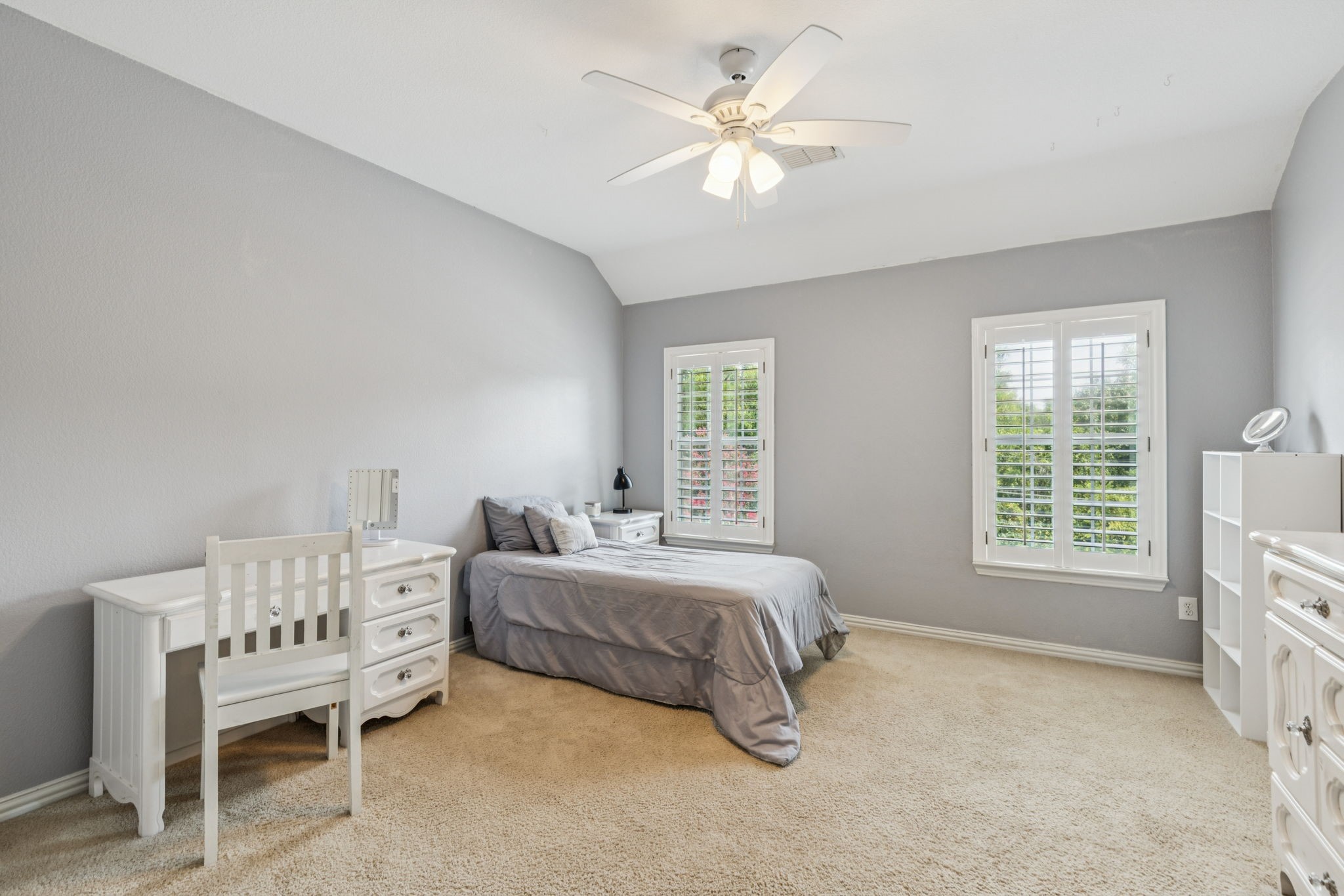 8904 Meadowknoll Drive