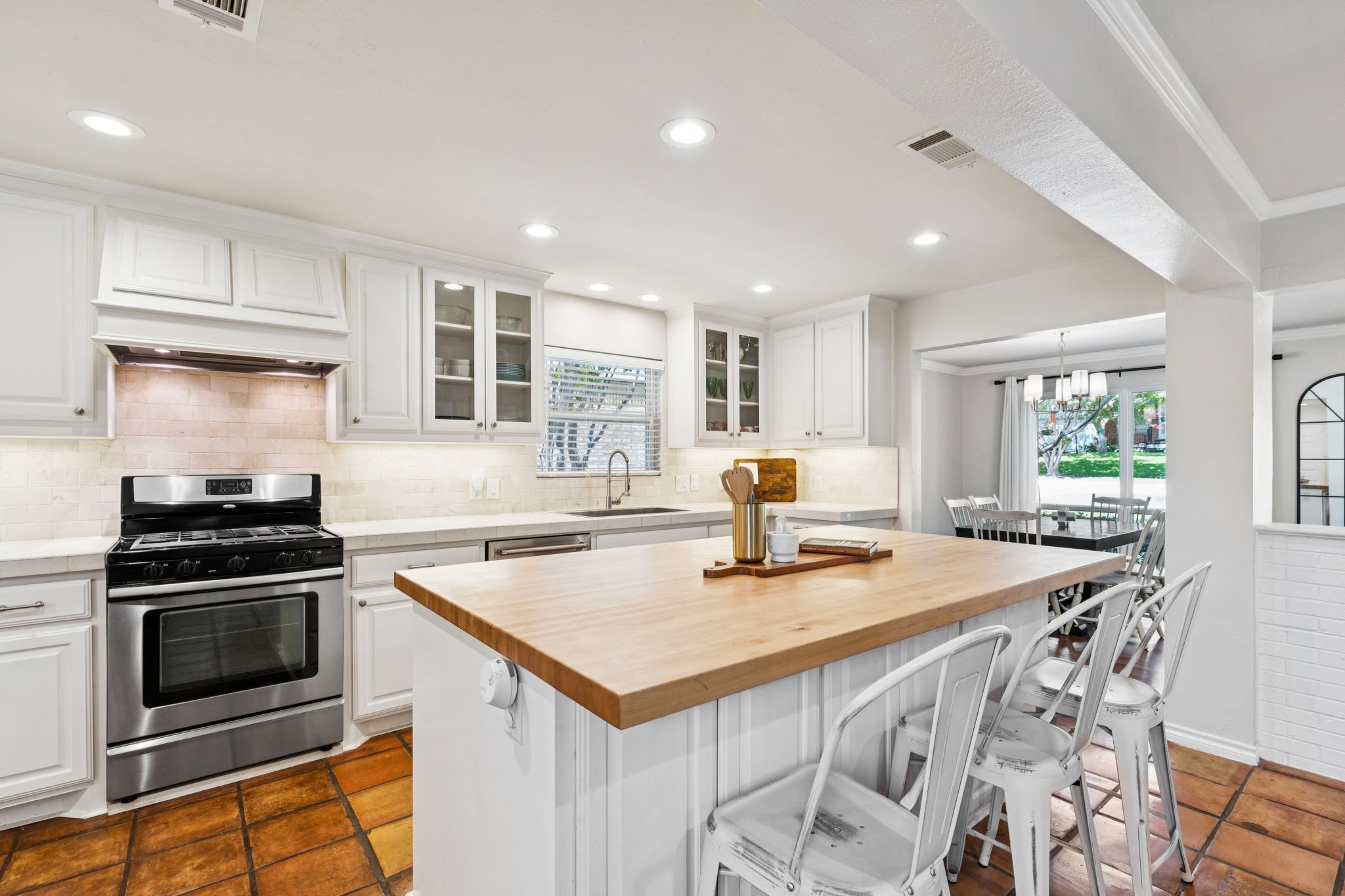 9910 Lanshire Drive