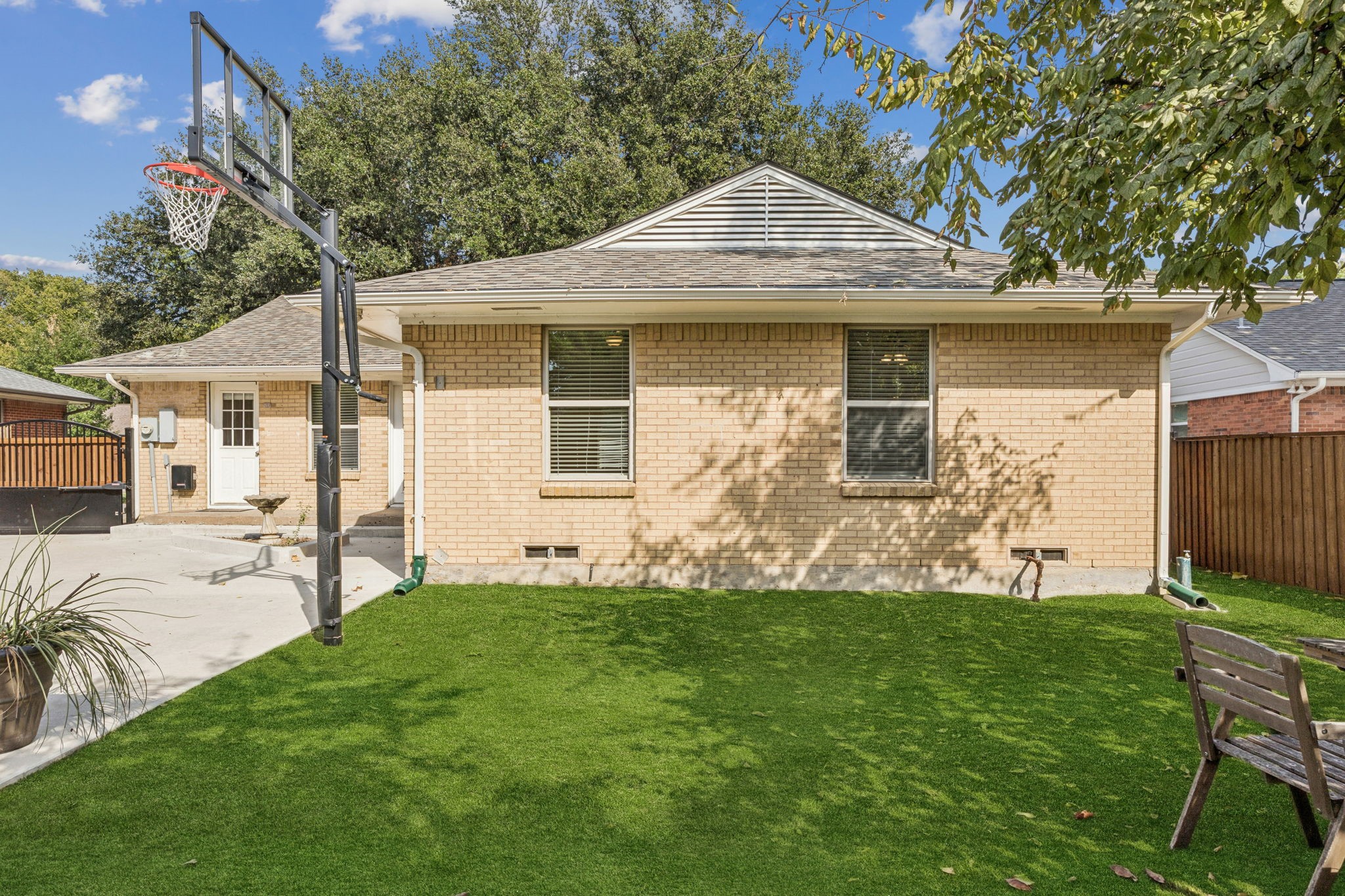 9609 Livenshire Drive