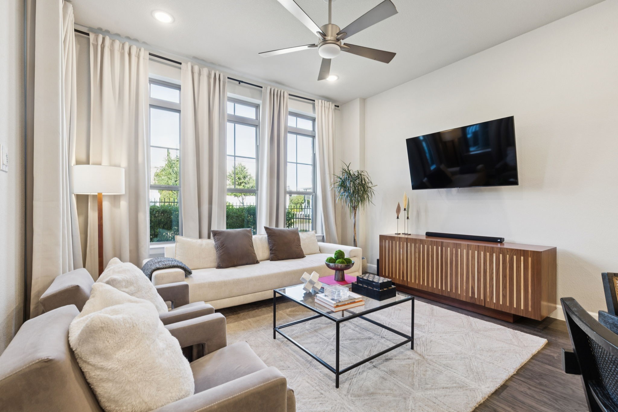 7121 Laurel Ridge