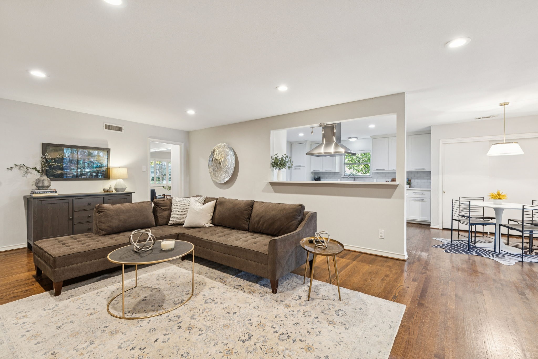 10021 Lanshire Drive