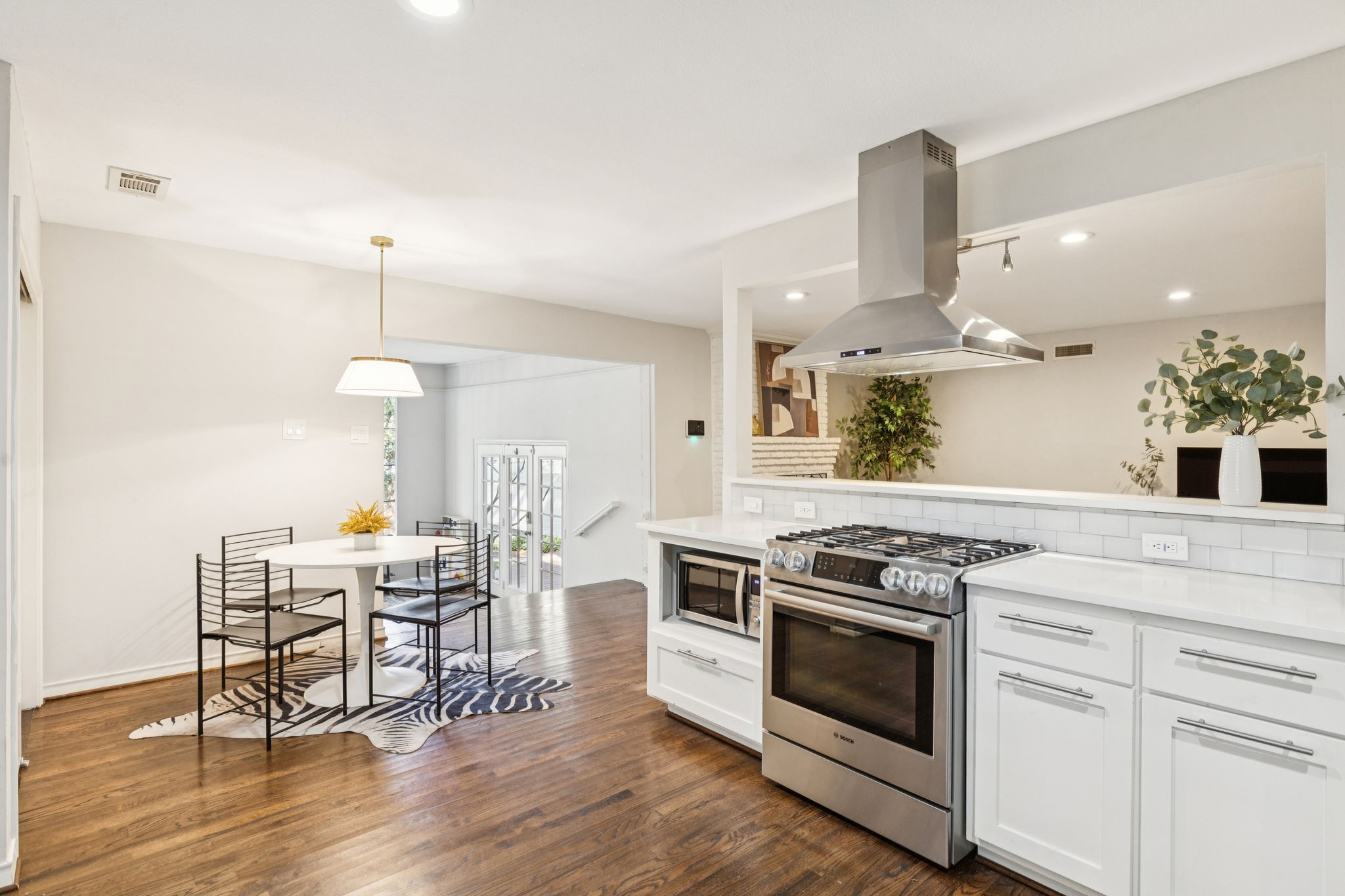 10021 Lanshire Drive