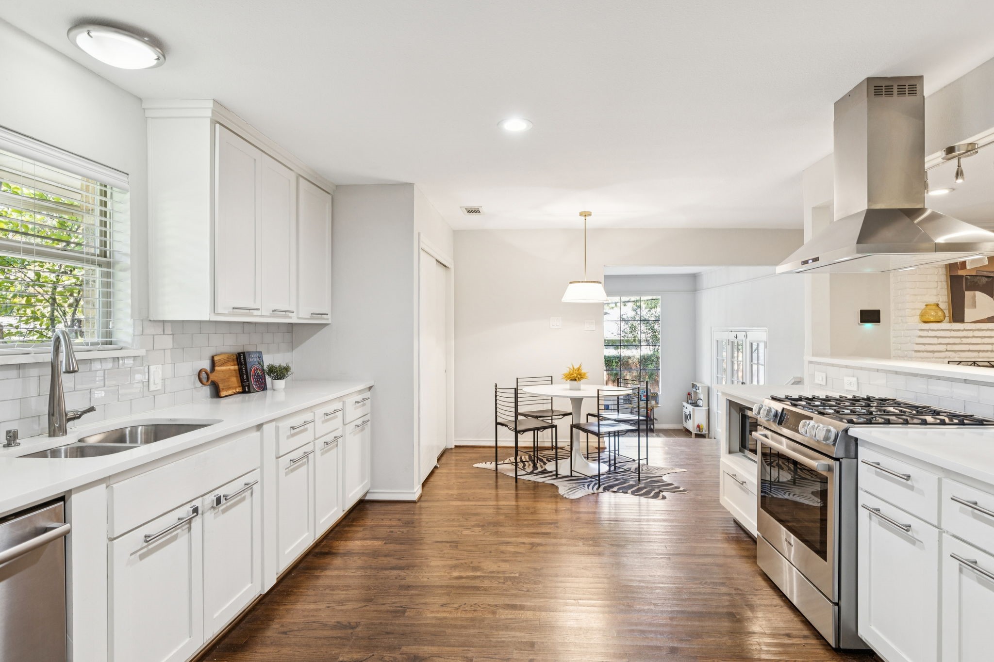 10021 Lanshire Drive