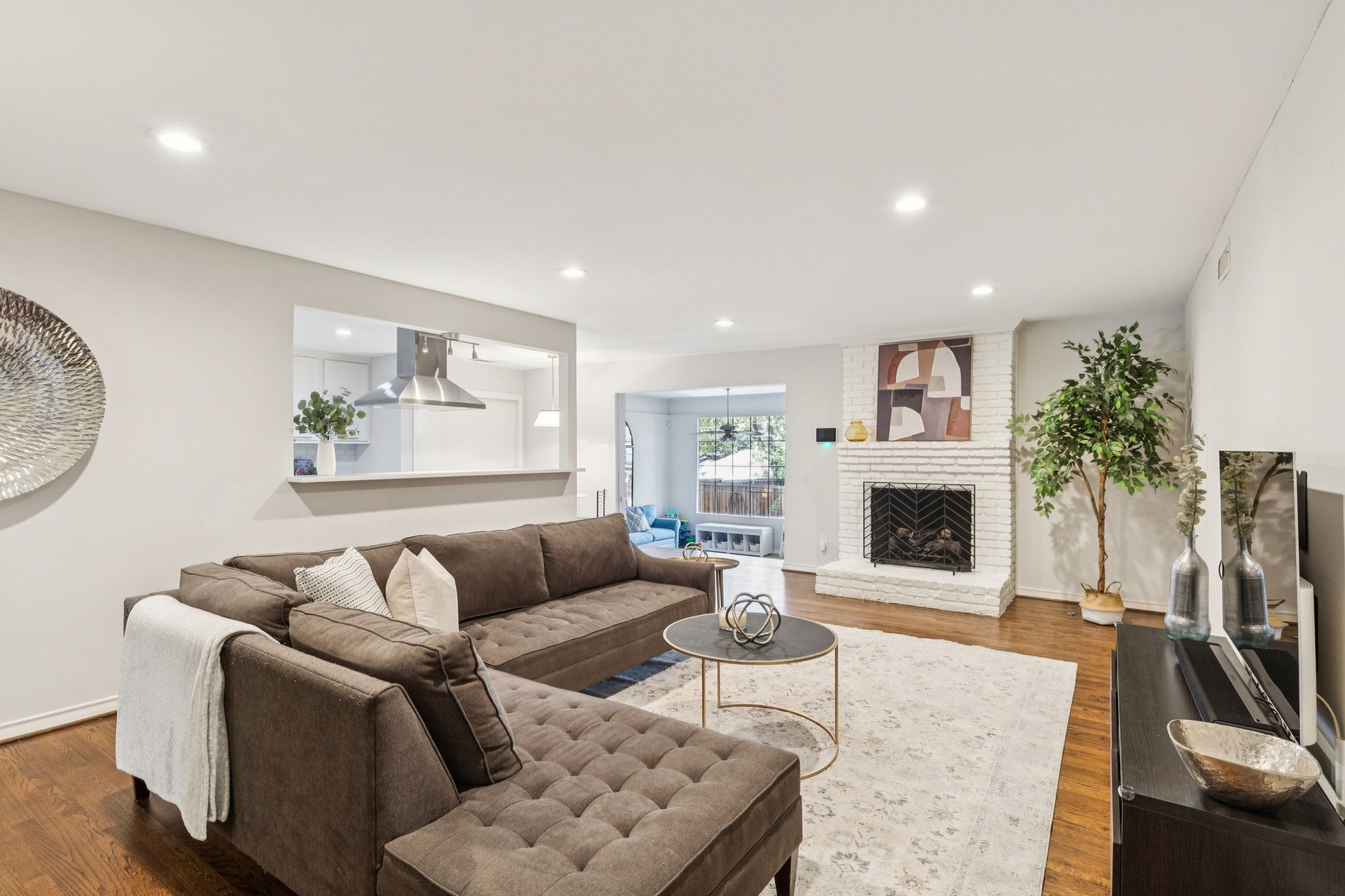 10021 Lanshire Drive