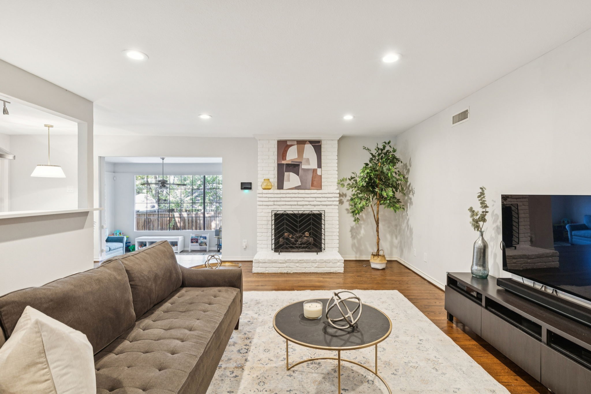 10021 Lanshire Drive