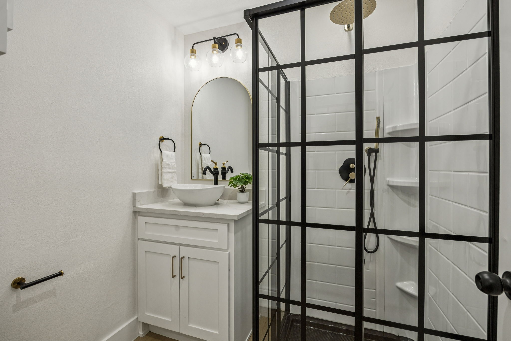 3401 Valley View Lane