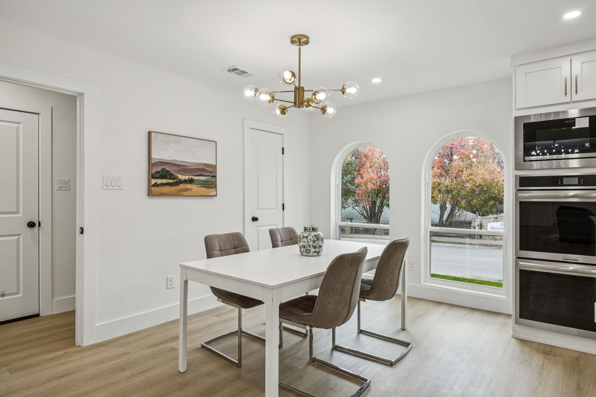 3401 Valley View Lane