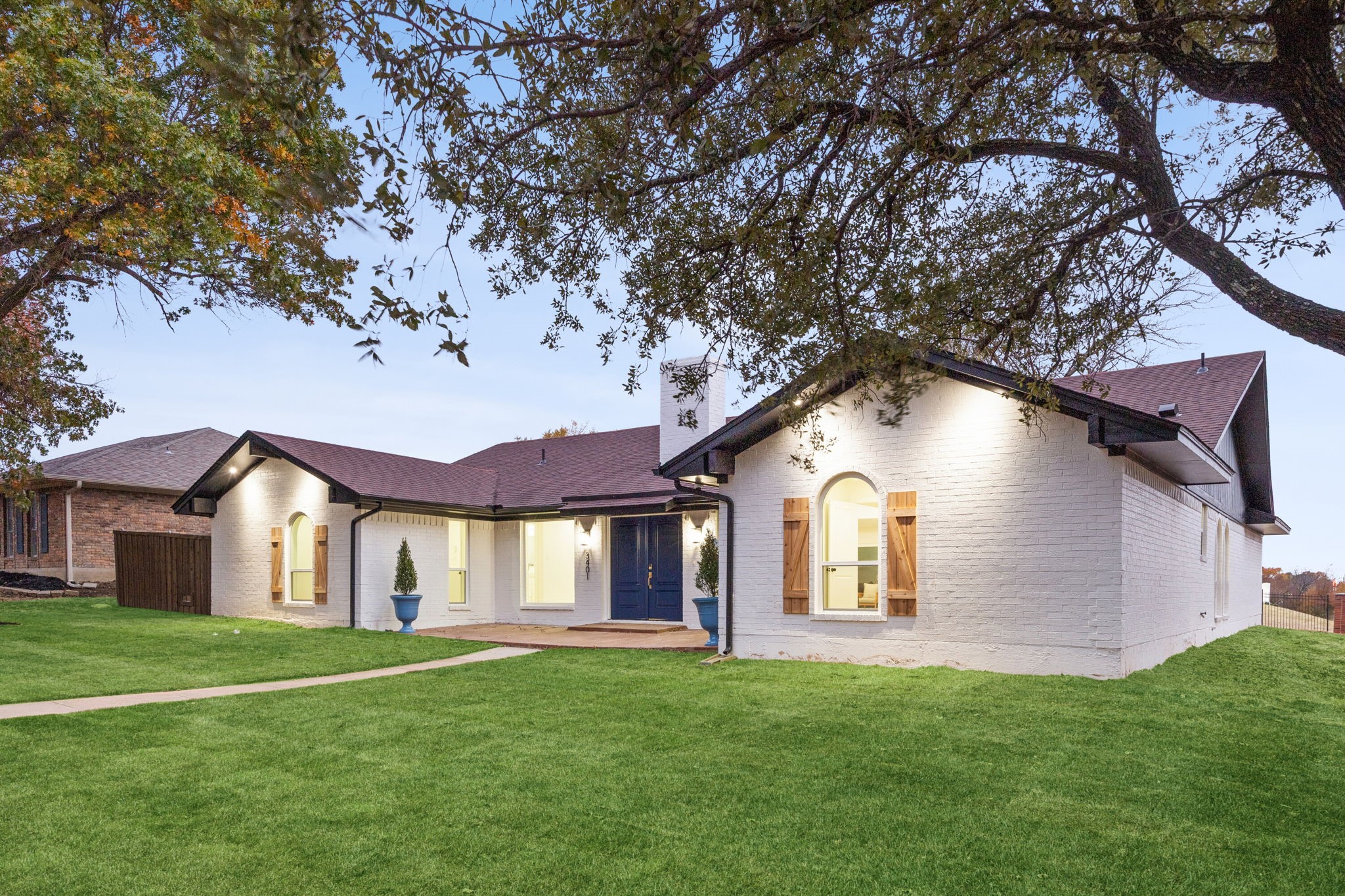 3401 Valley View Lane