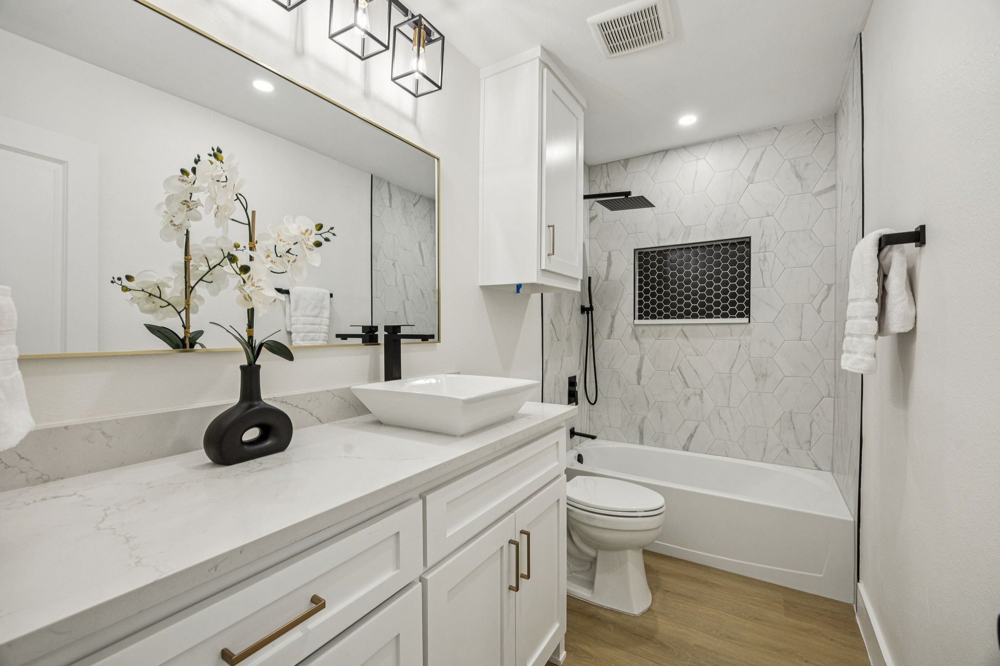 3401 Valley View Lane