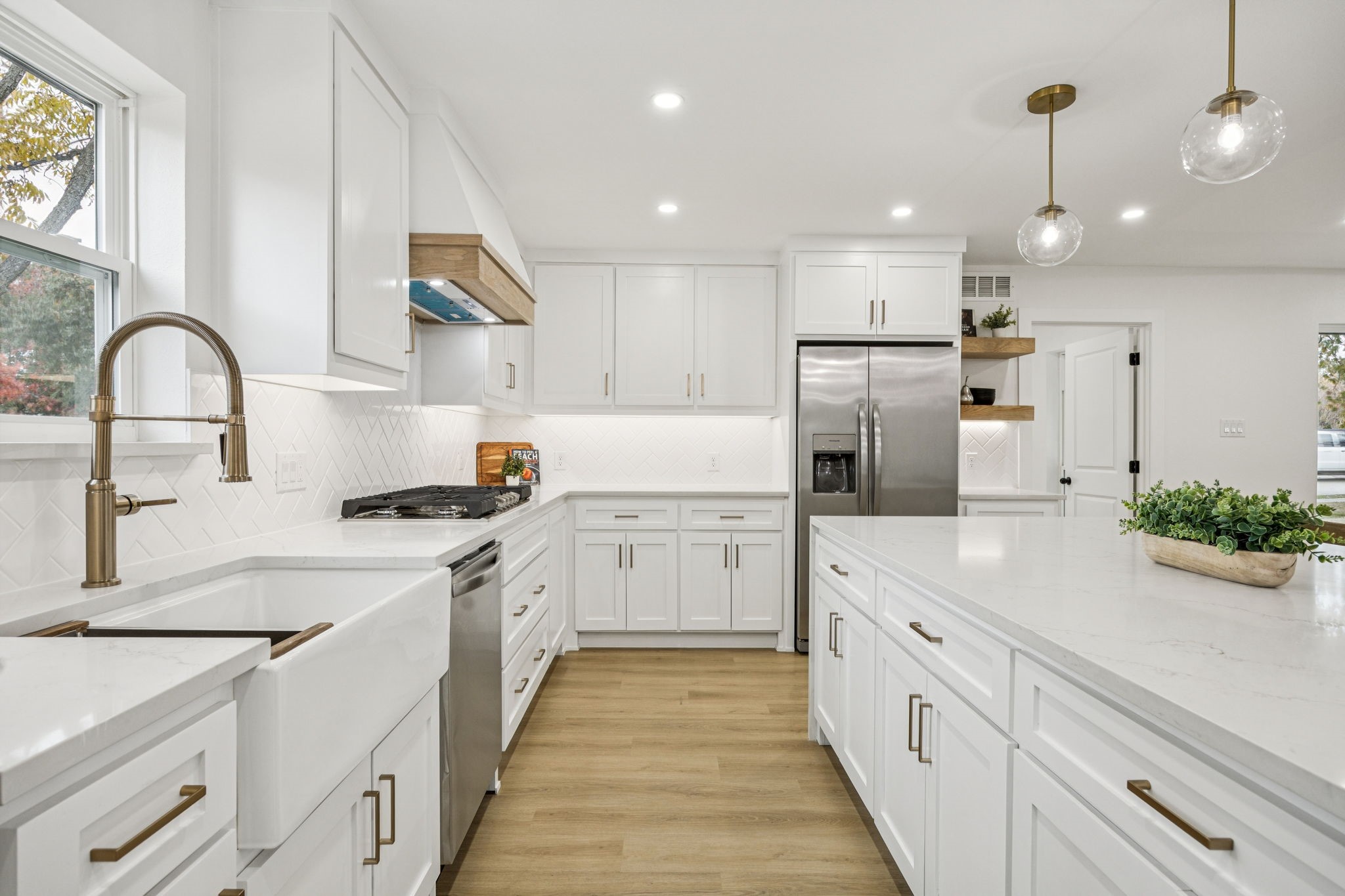 3401 Valley View Lane