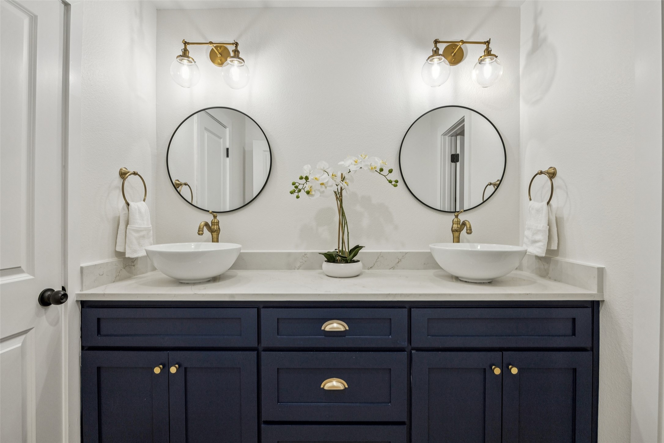 3401 Valley View Lane