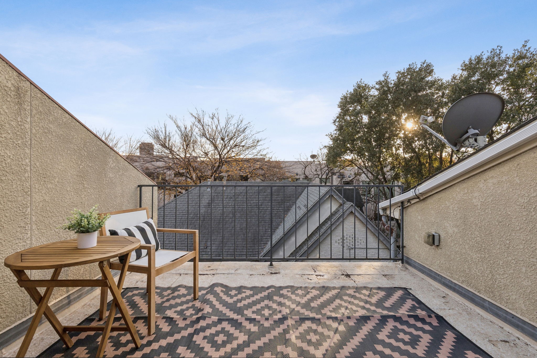 4242 Travis Street 108