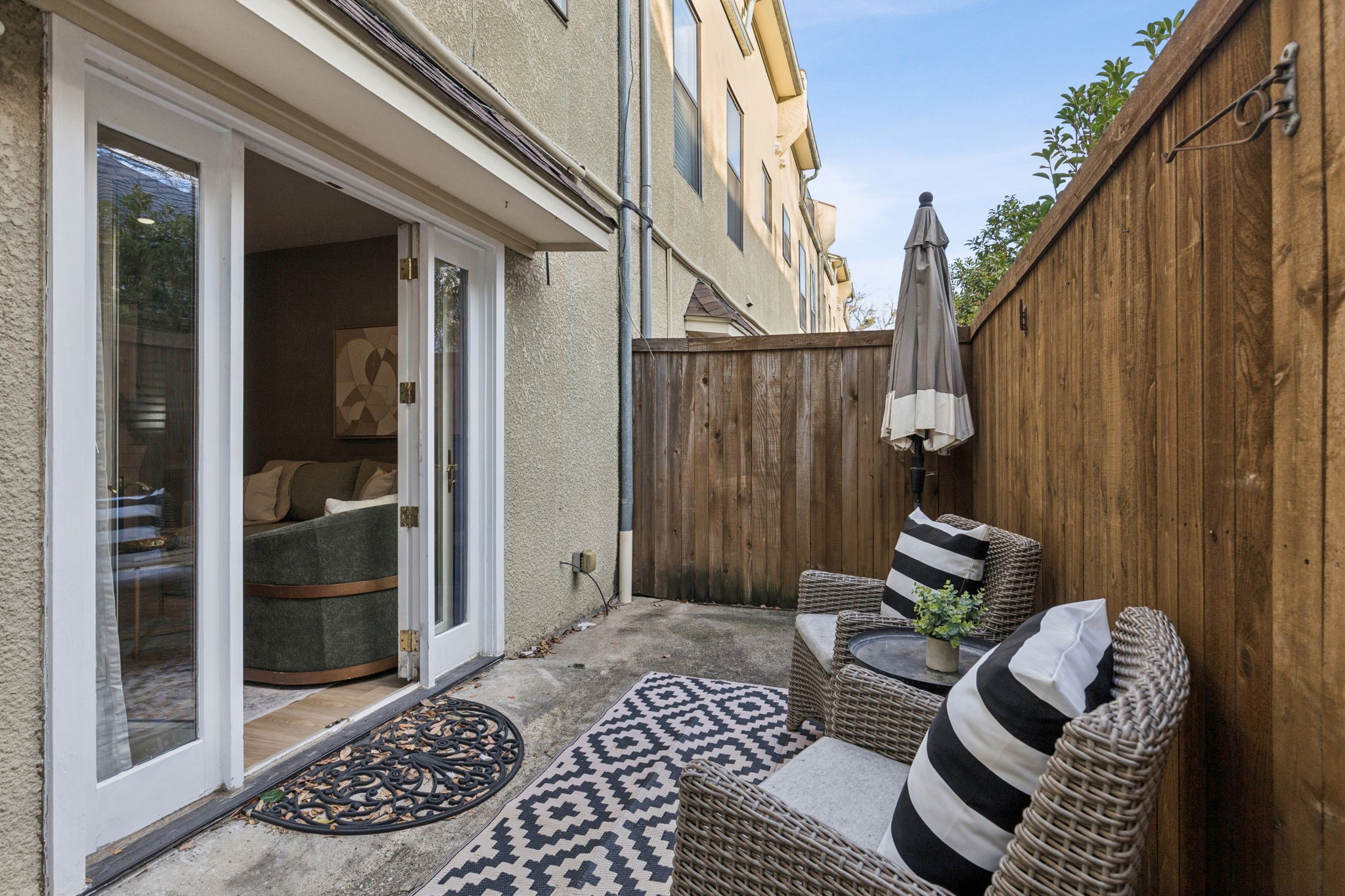 4242 Travis Street 108