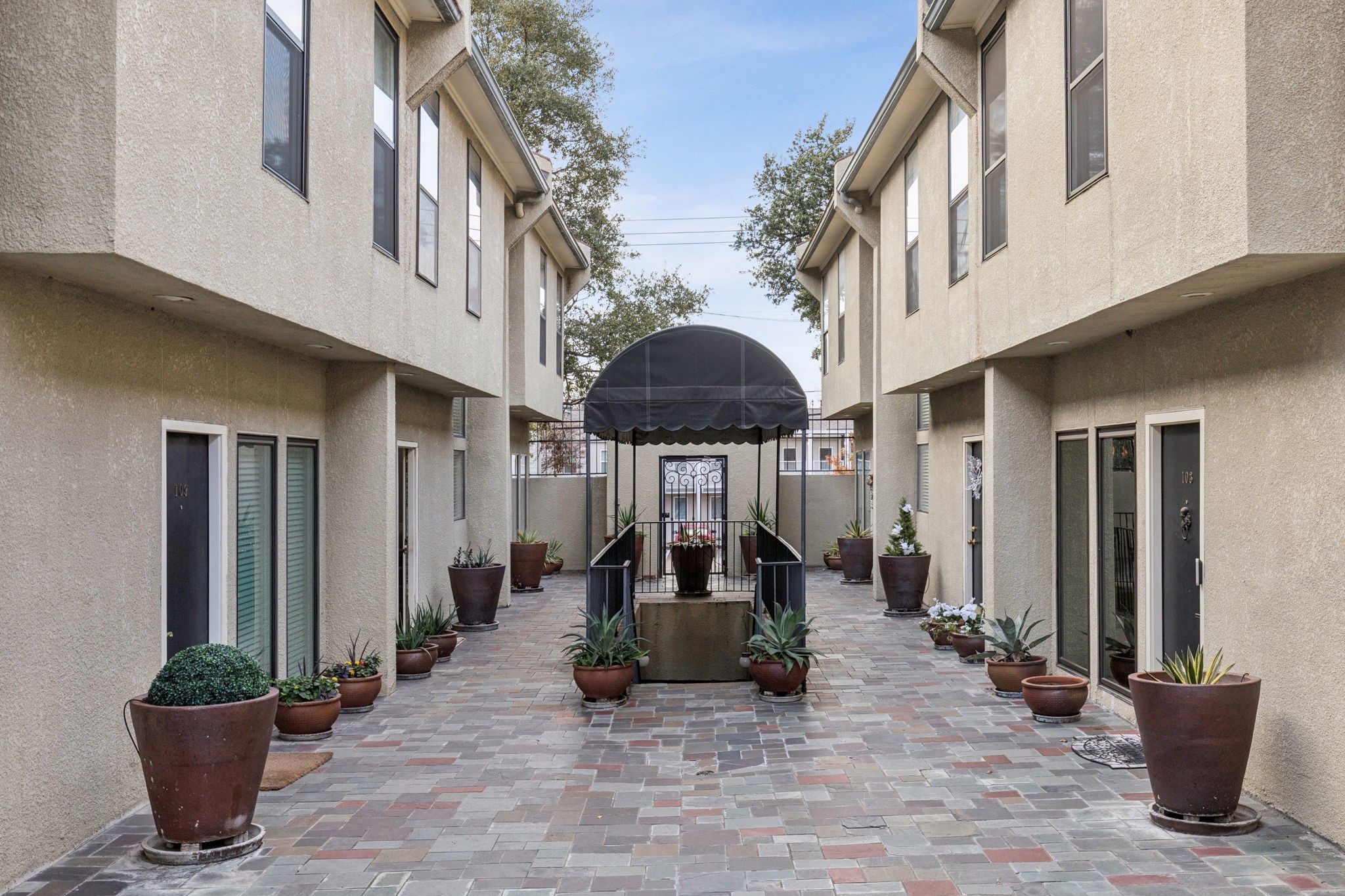 4242 Travis Street 108