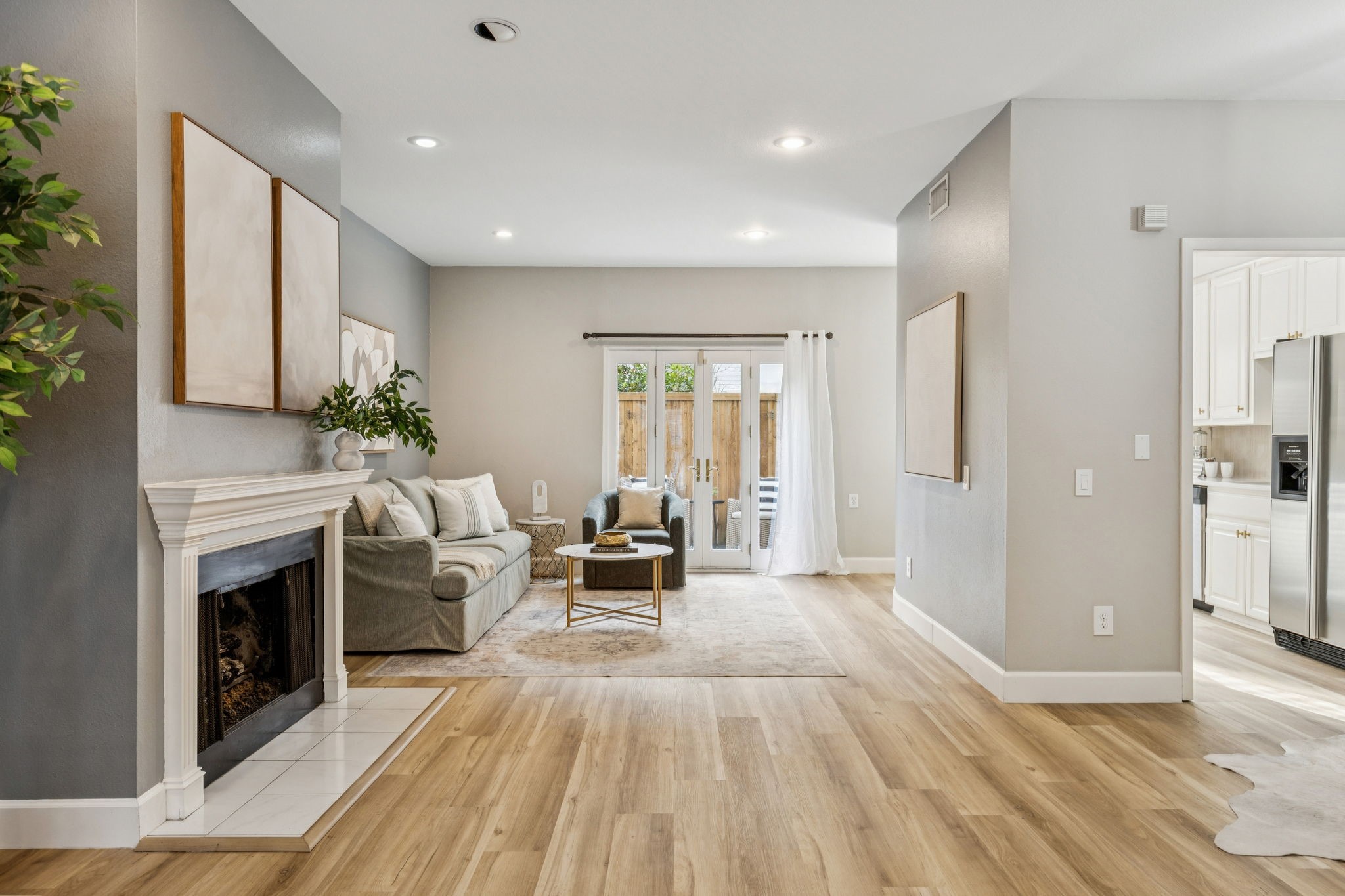 4242 Travis Street 108