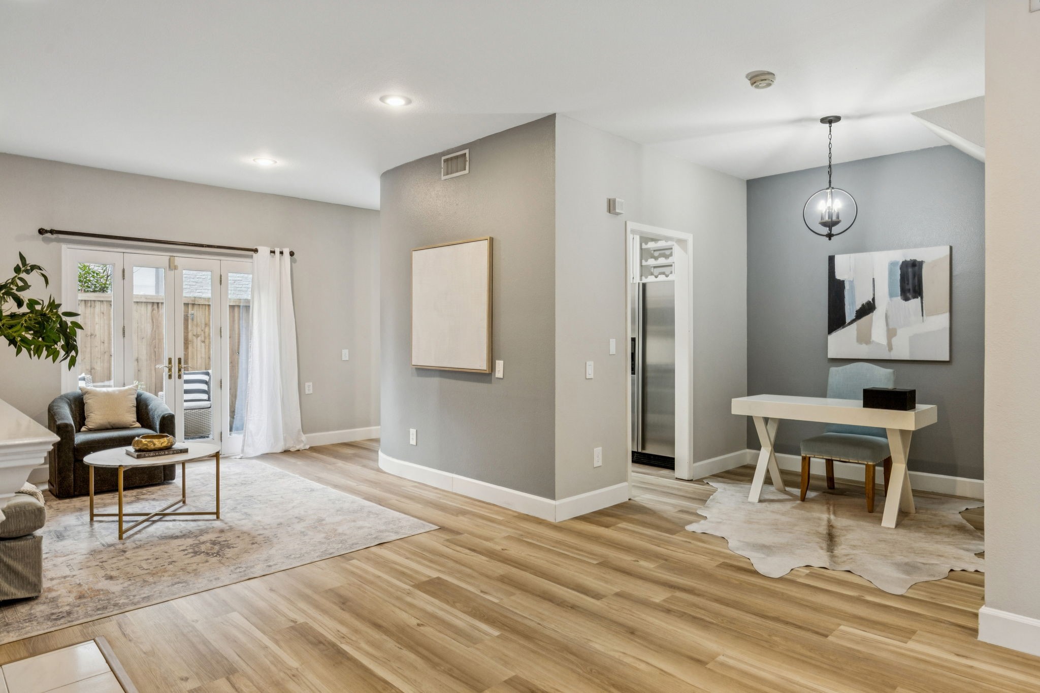 4242 Travis Street 108