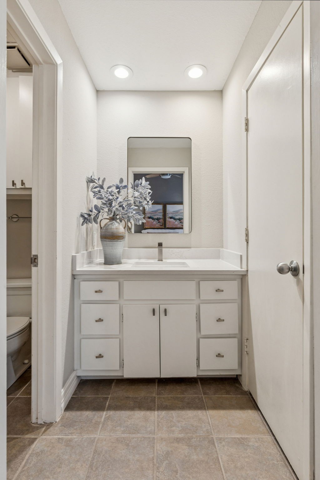 4242 Travis Street 108