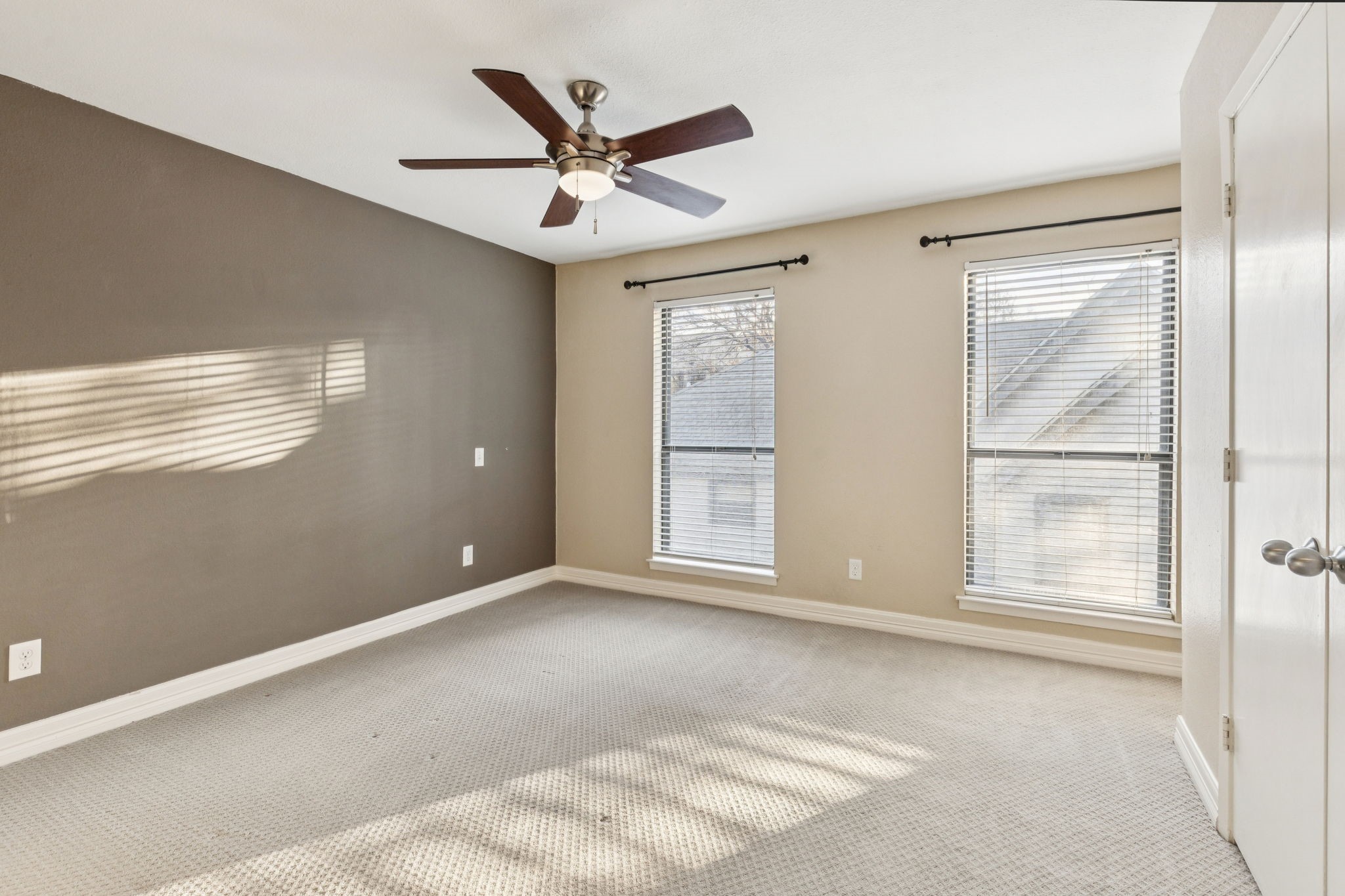 4242 Travis Street 108