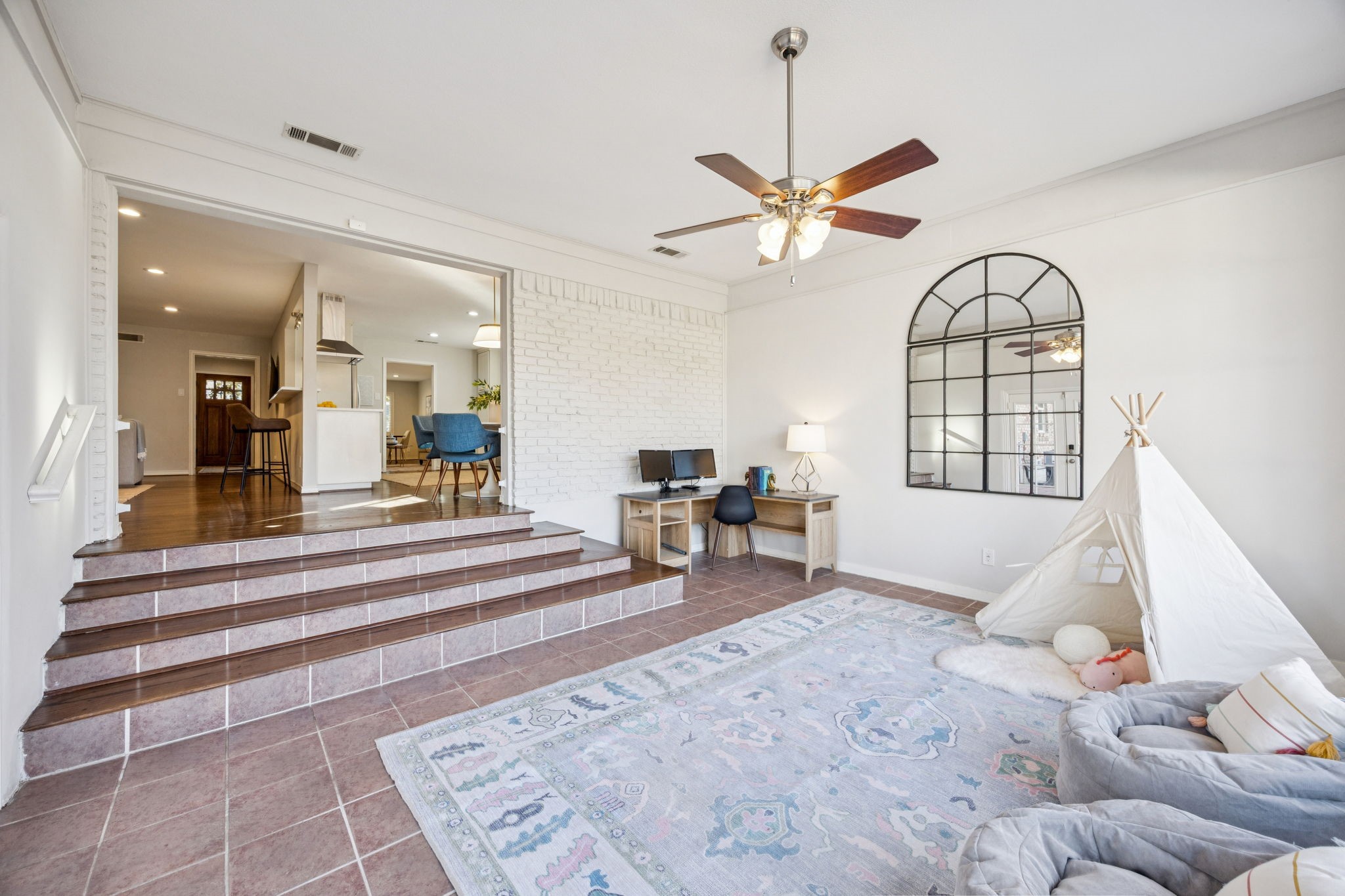 10021 Lanshire Drive