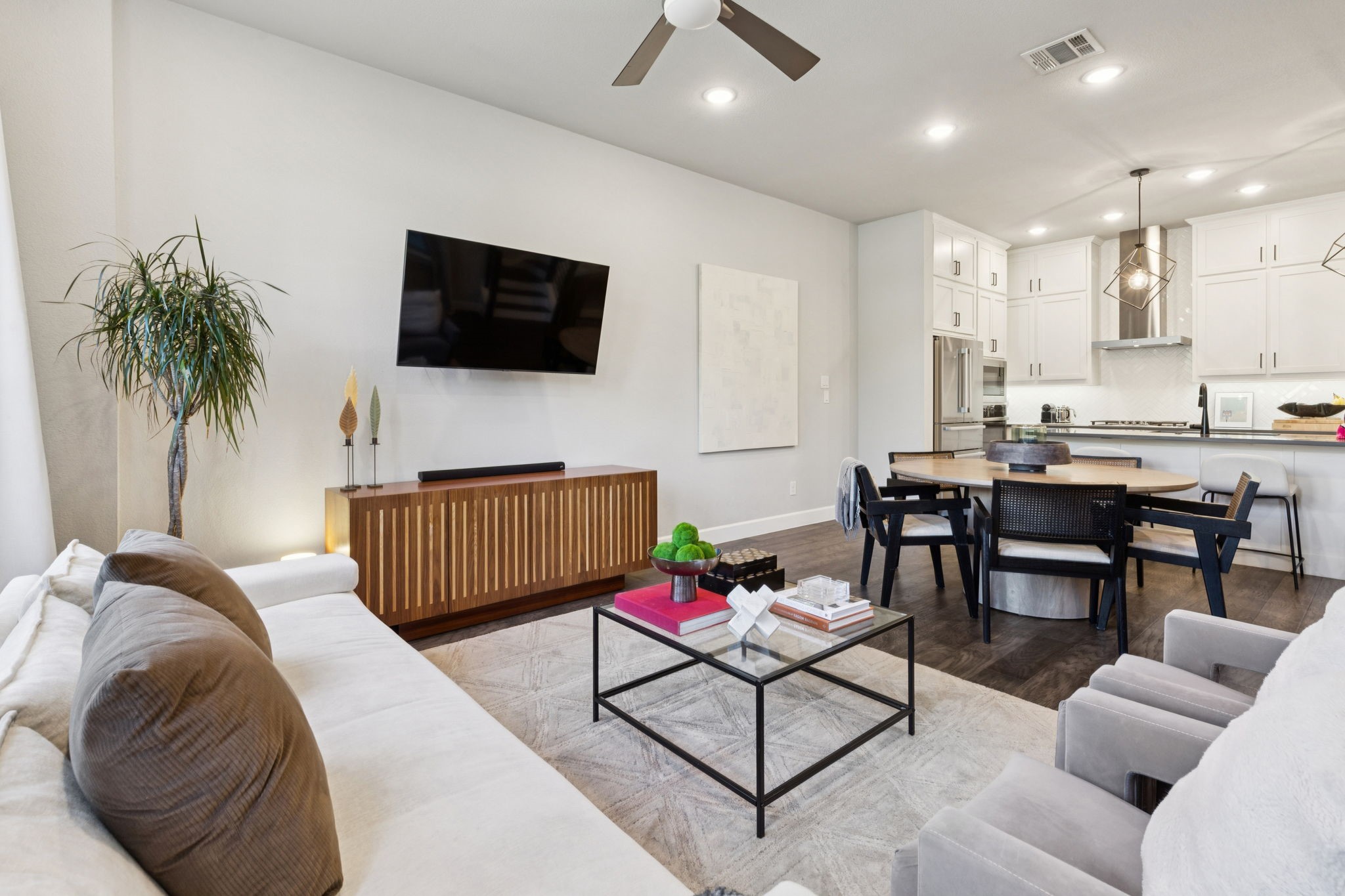 7121 Laurel Ridge