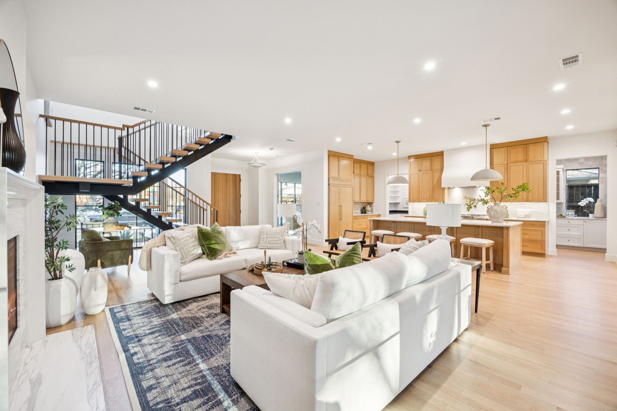 9305 Lynbrook Drive