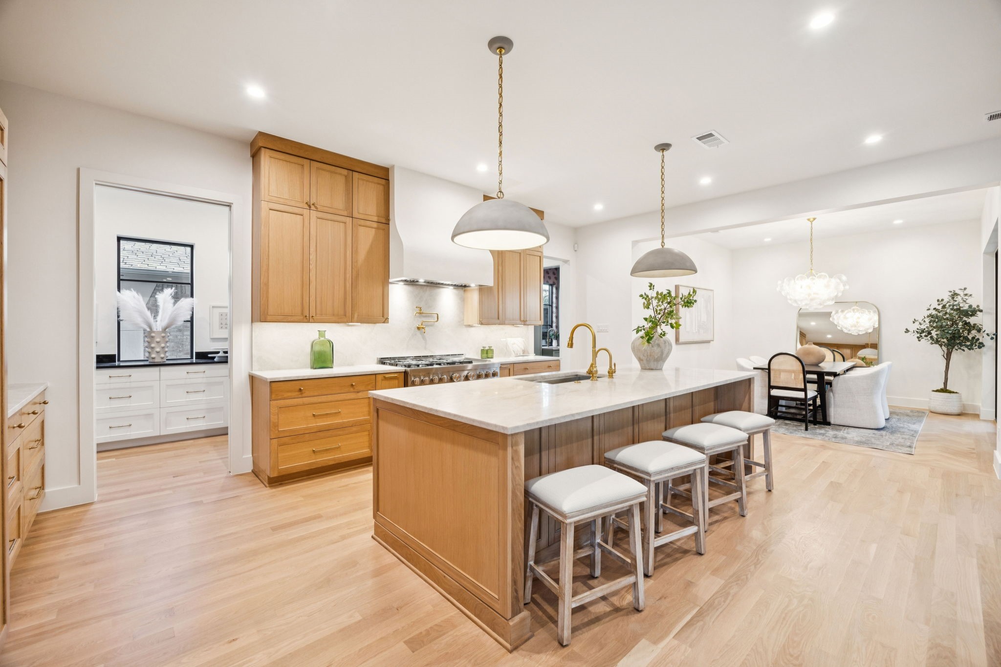 9305 Lynbrook Drive