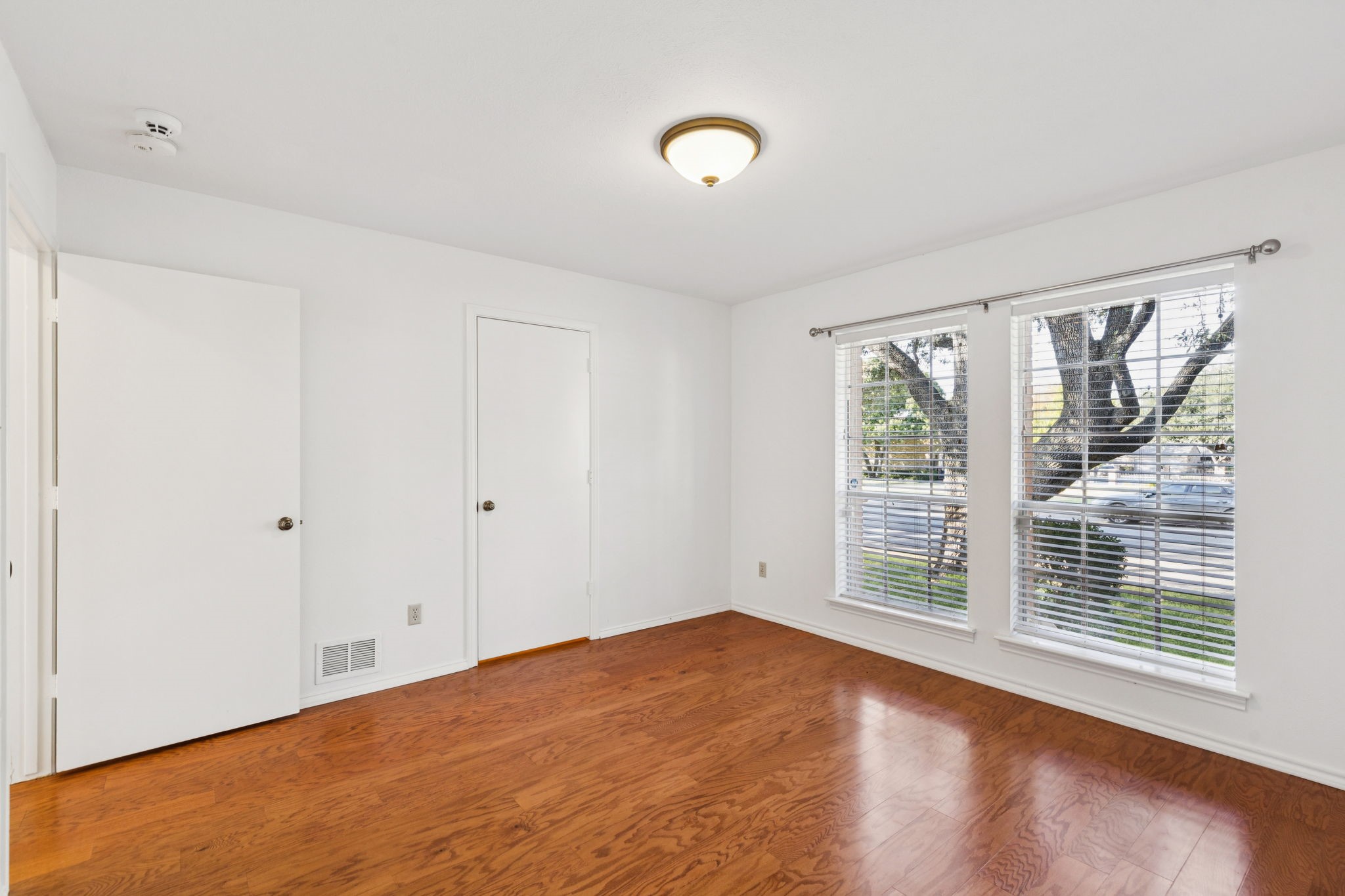 9702 Summerhill Lane