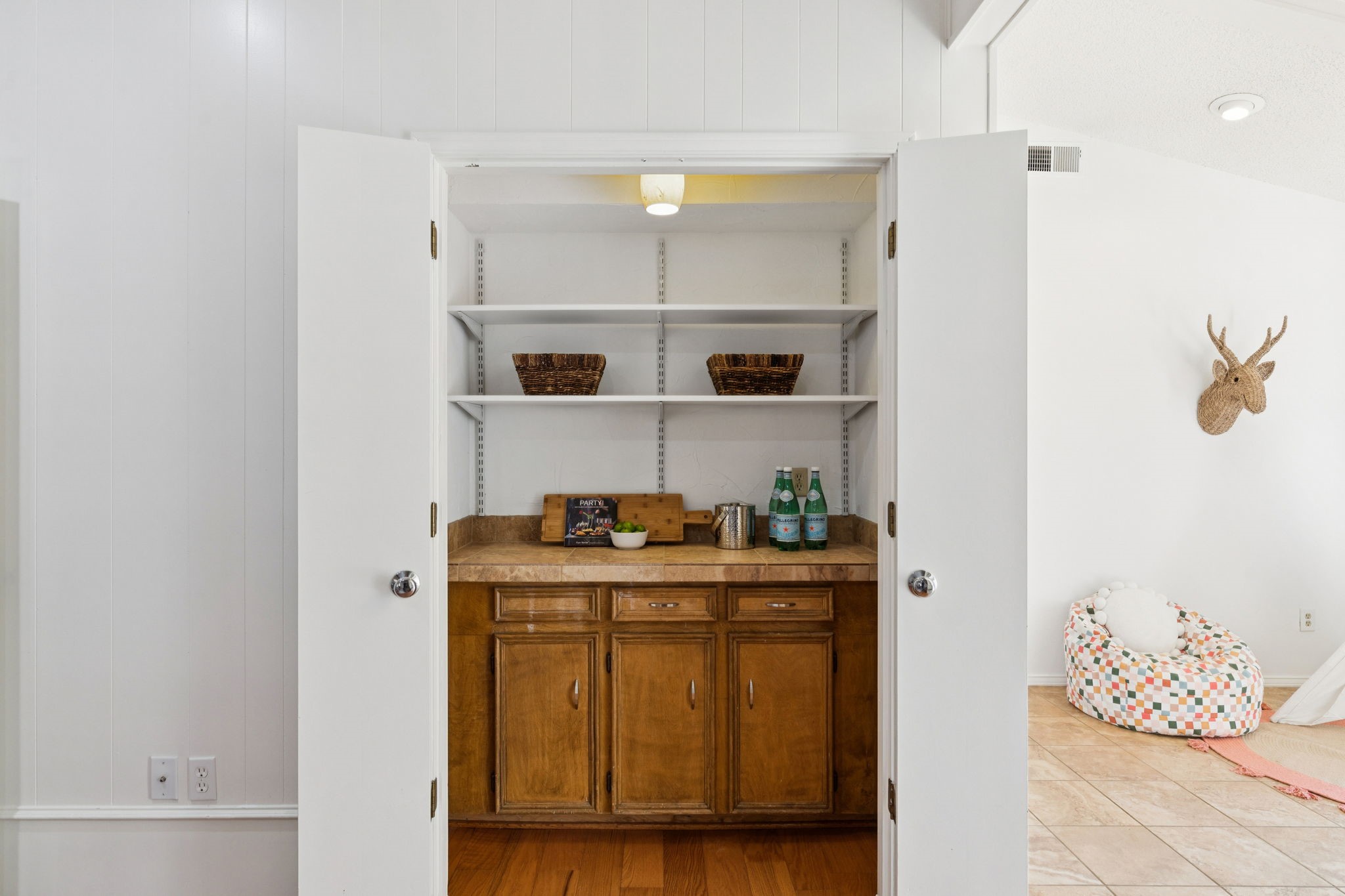 9702 Summerhill Lane