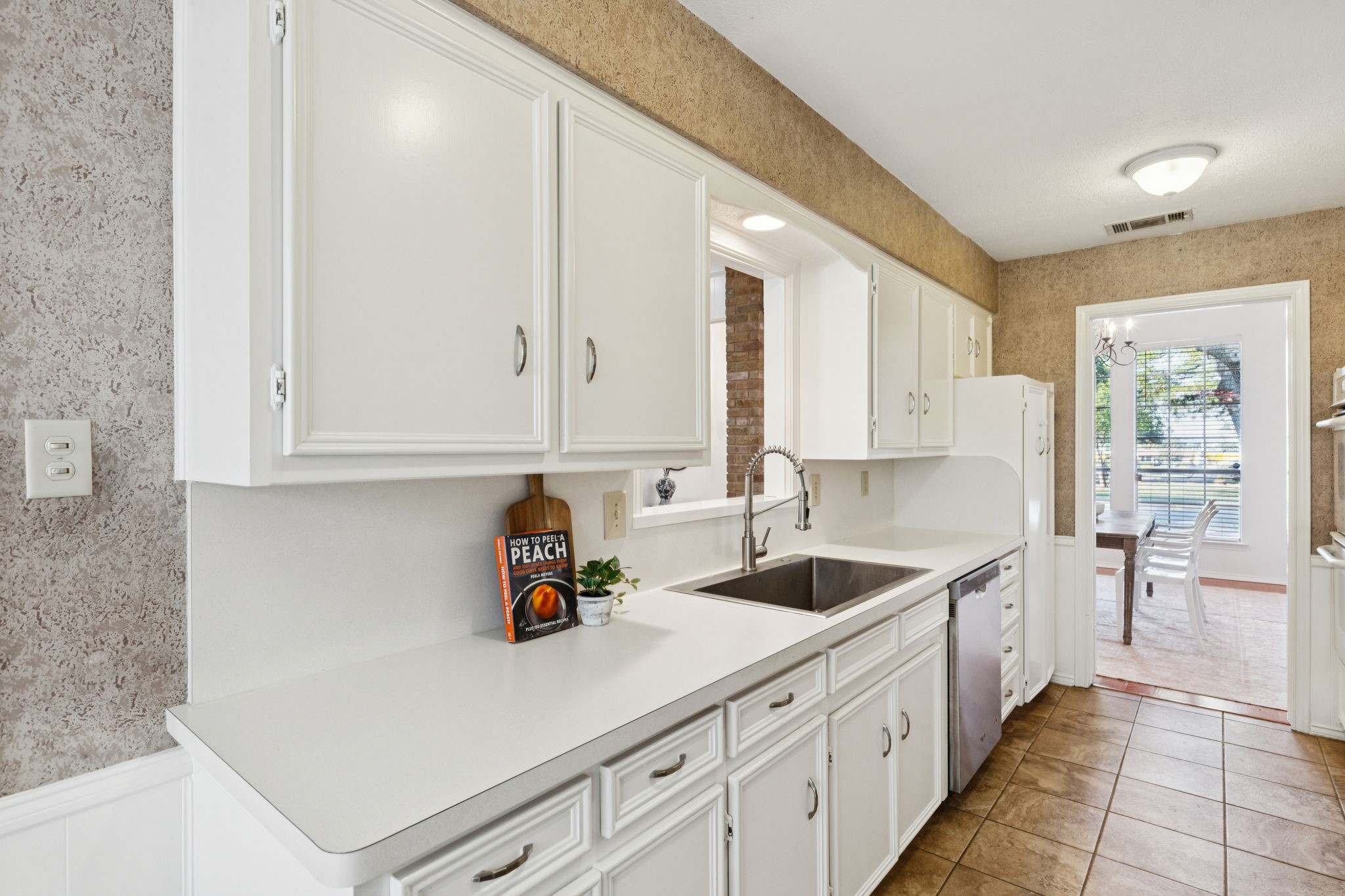 9702 Summerhill Lane