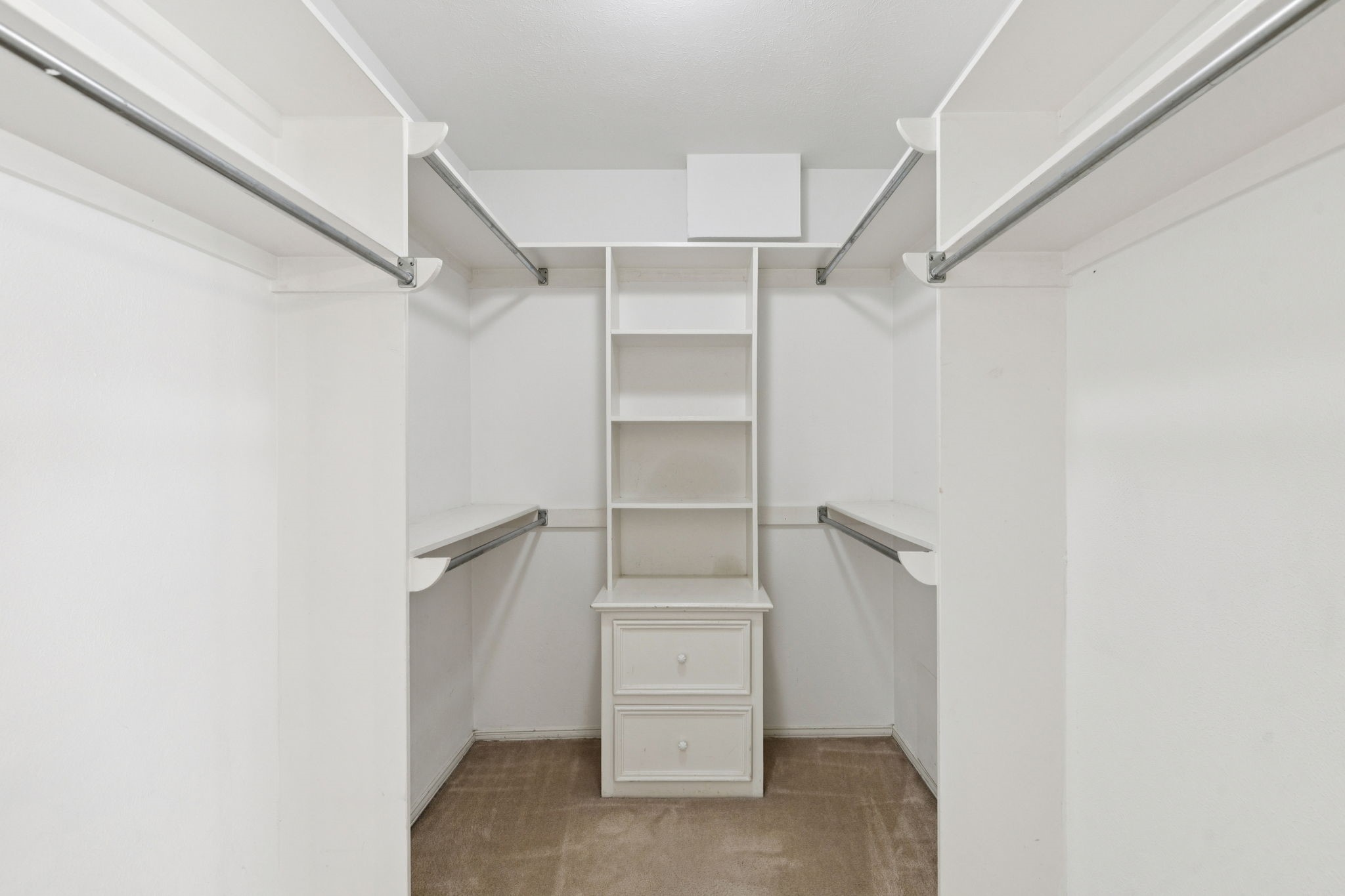 9702 Summerhill Lane