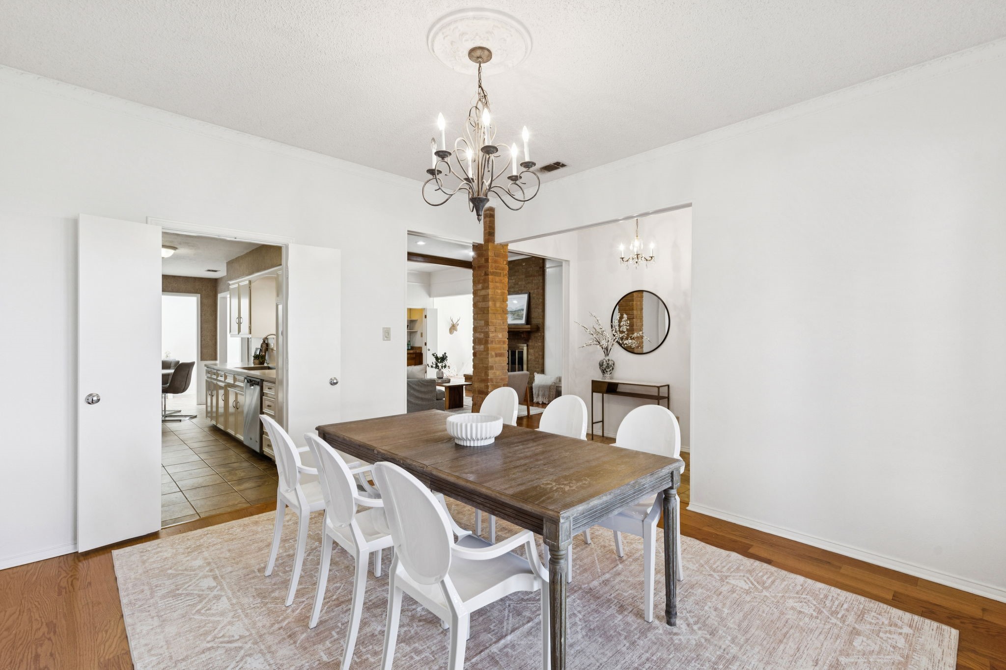 9702 Summerhill Lane