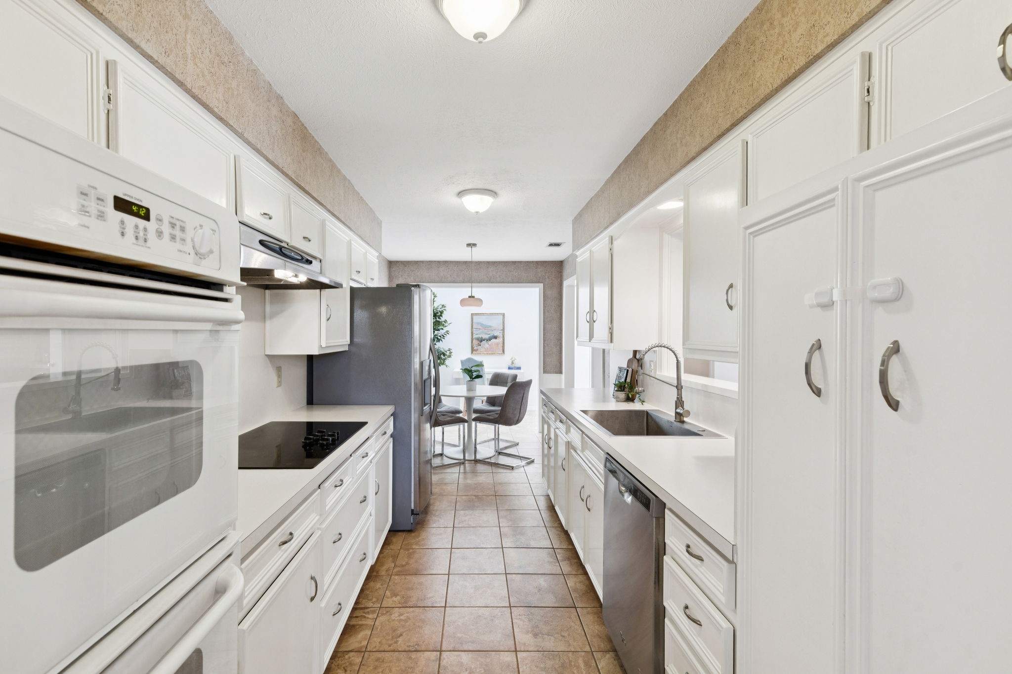 9702 Summerhill Lane