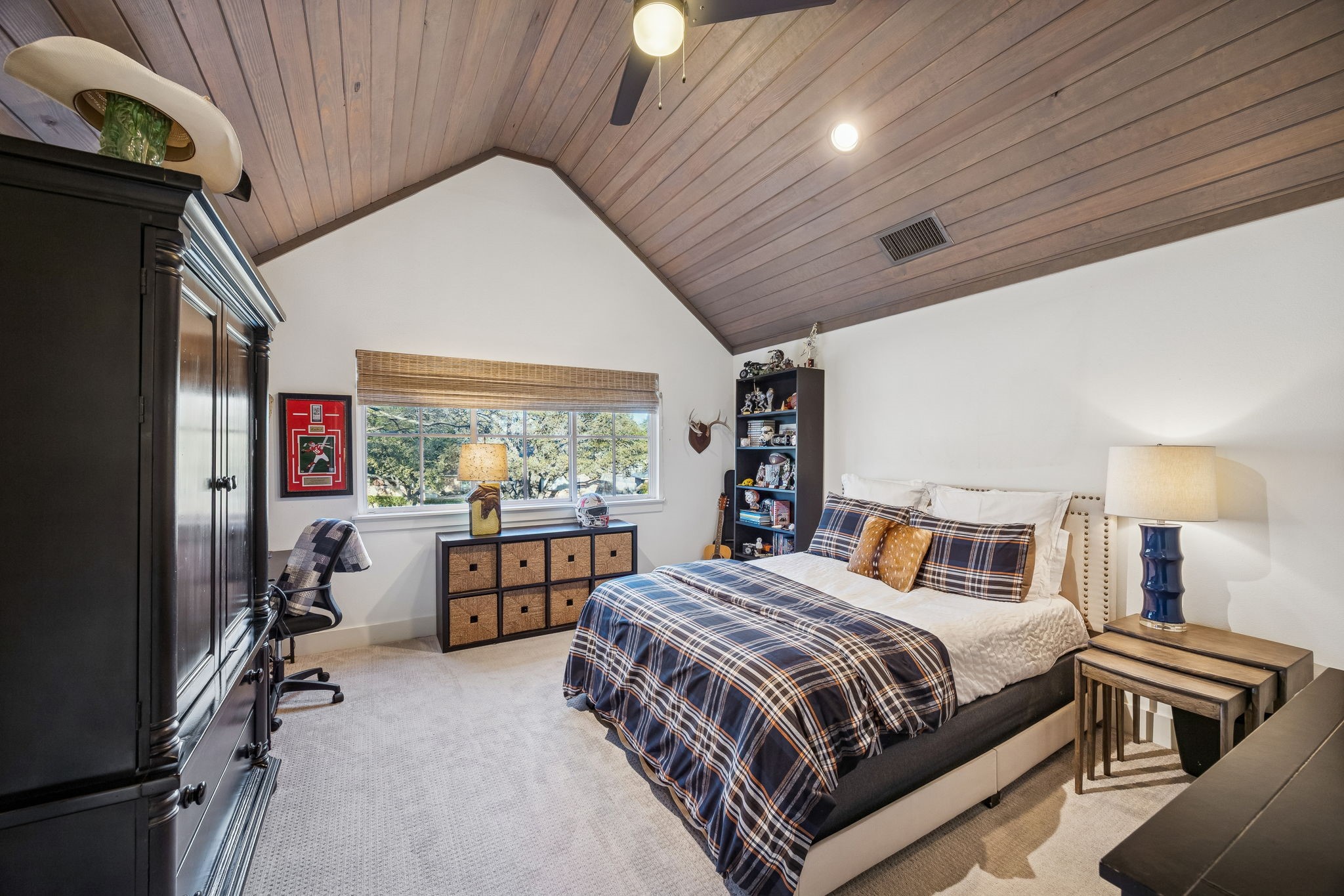 9606 Forestridge Drive