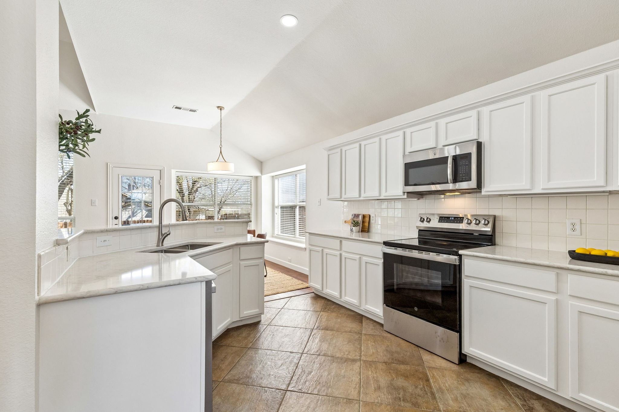 2106 Wagon Wheel Trail