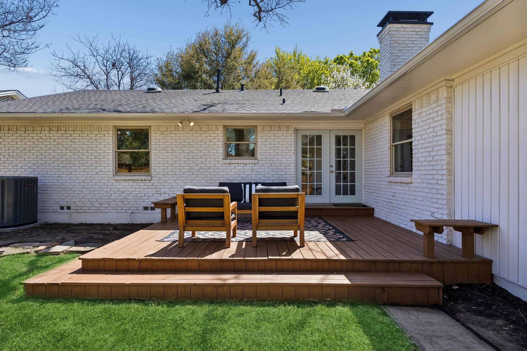 9955 Edgecliff Drive