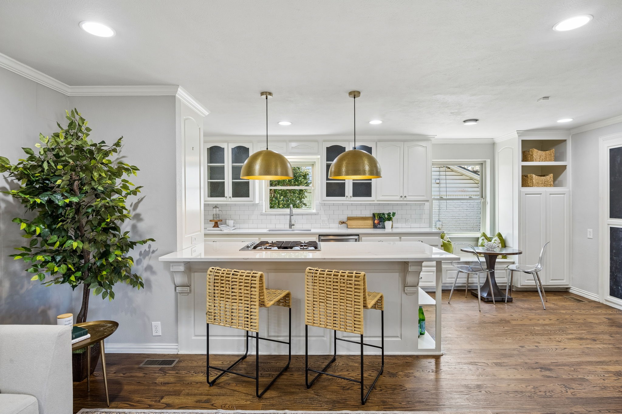 9955 Edgecliff Drive