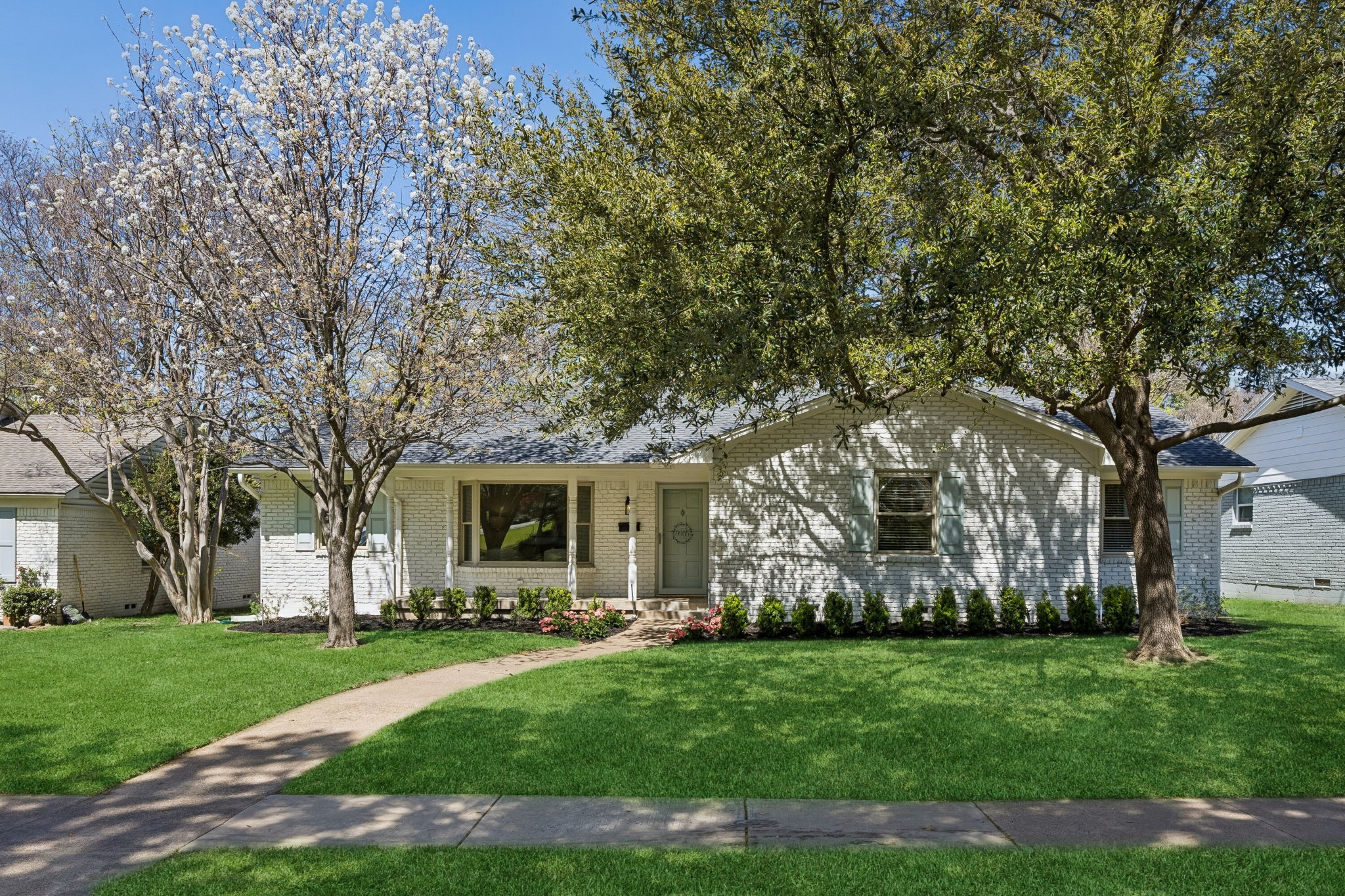 9955 Edgecliff Drive