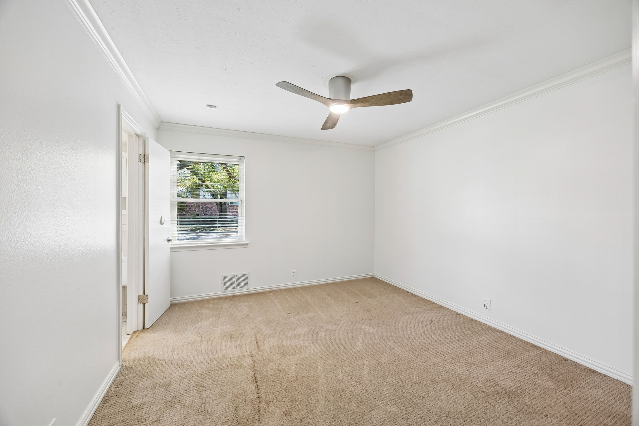 9955 Edgecliff Drive