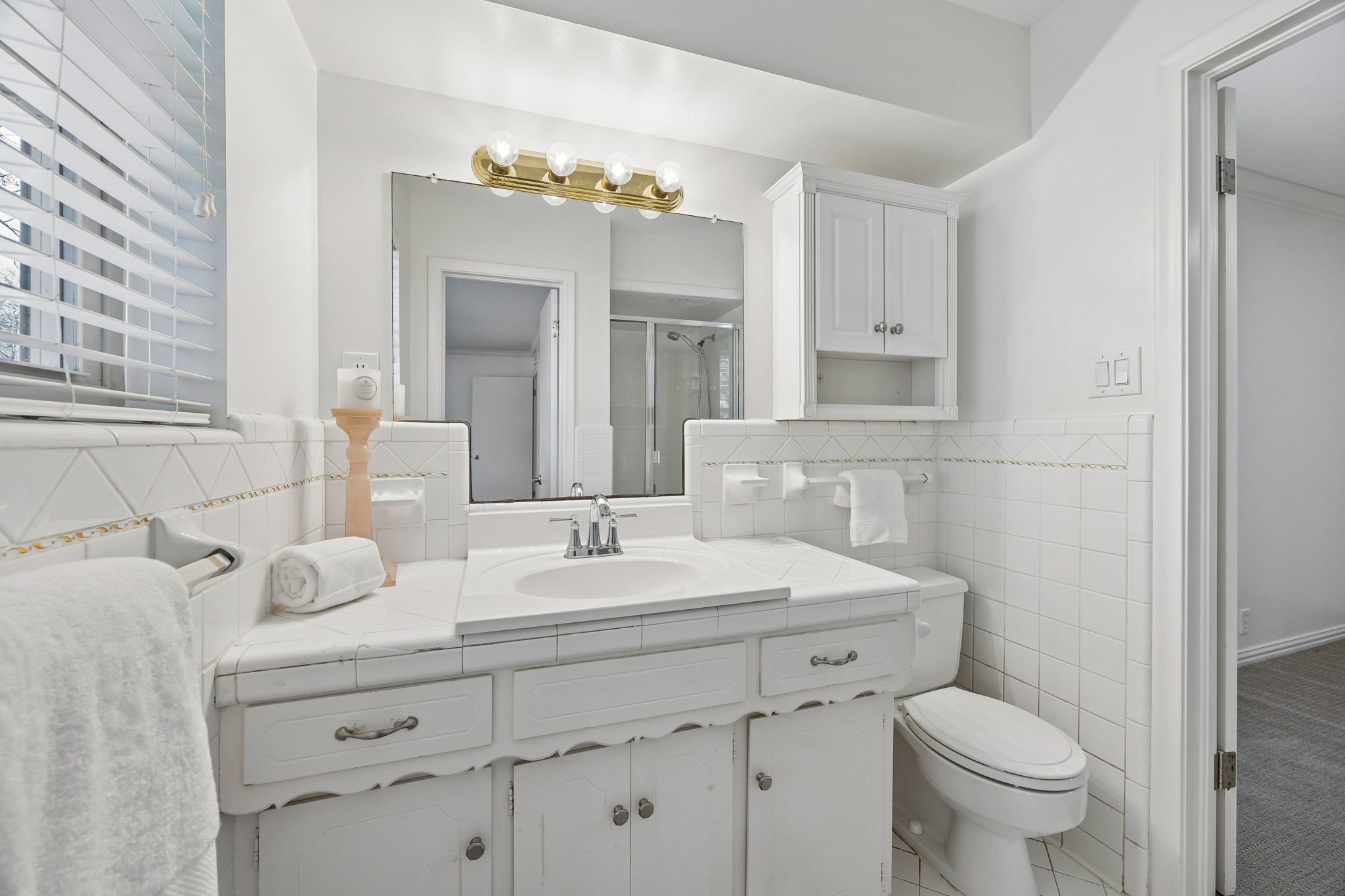 9955 Edgecliff Drive