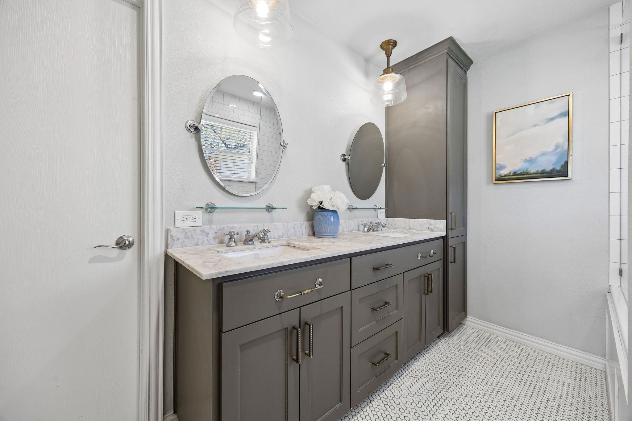 9955 Edgecliff Drive