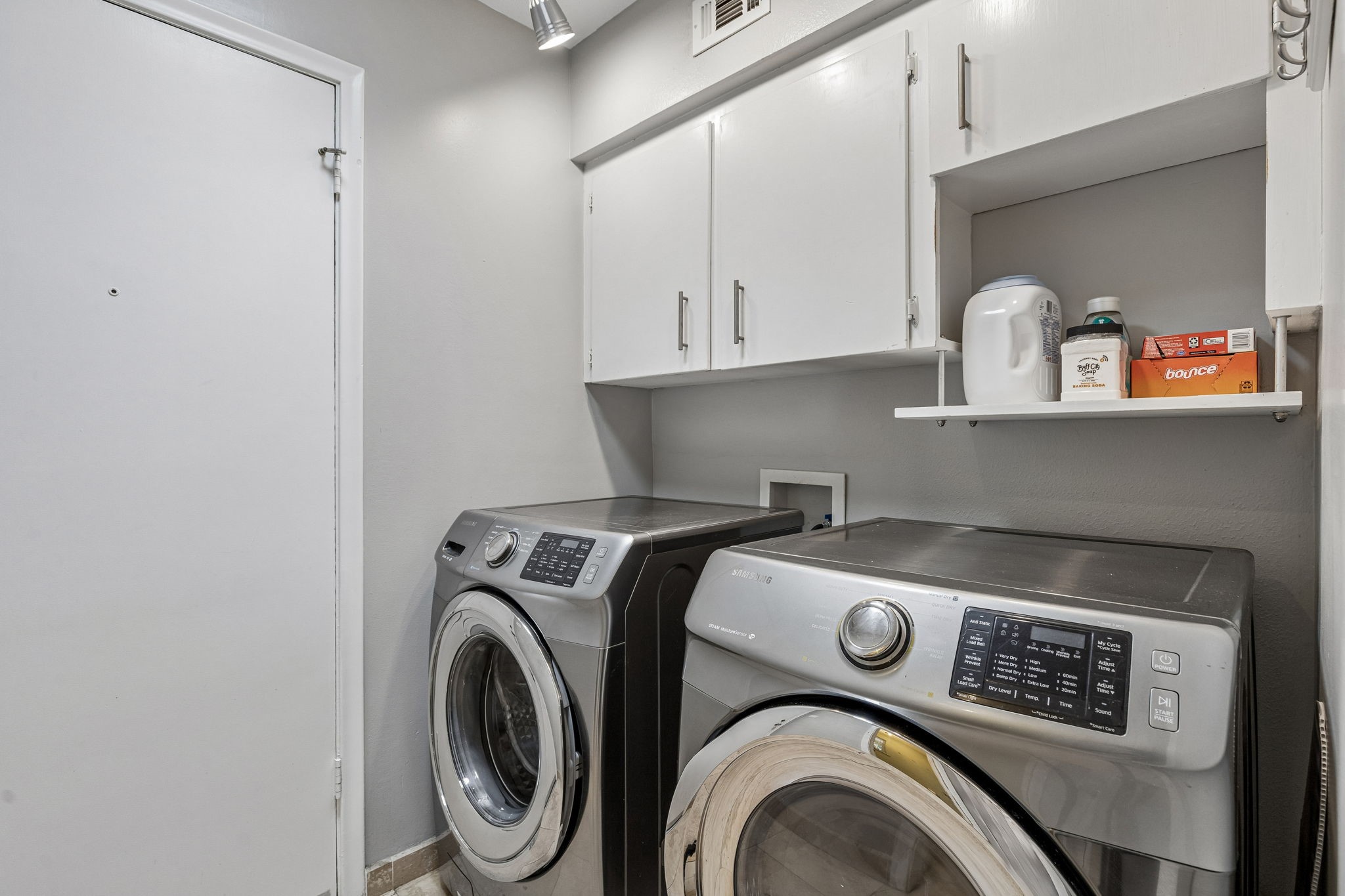 9469 Gatetrail Drive