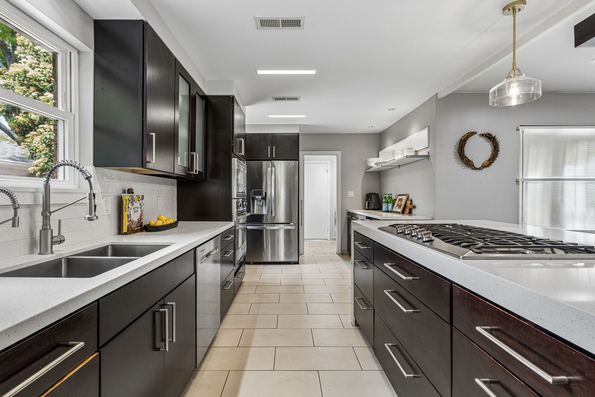 9469 Gatetrail Drive