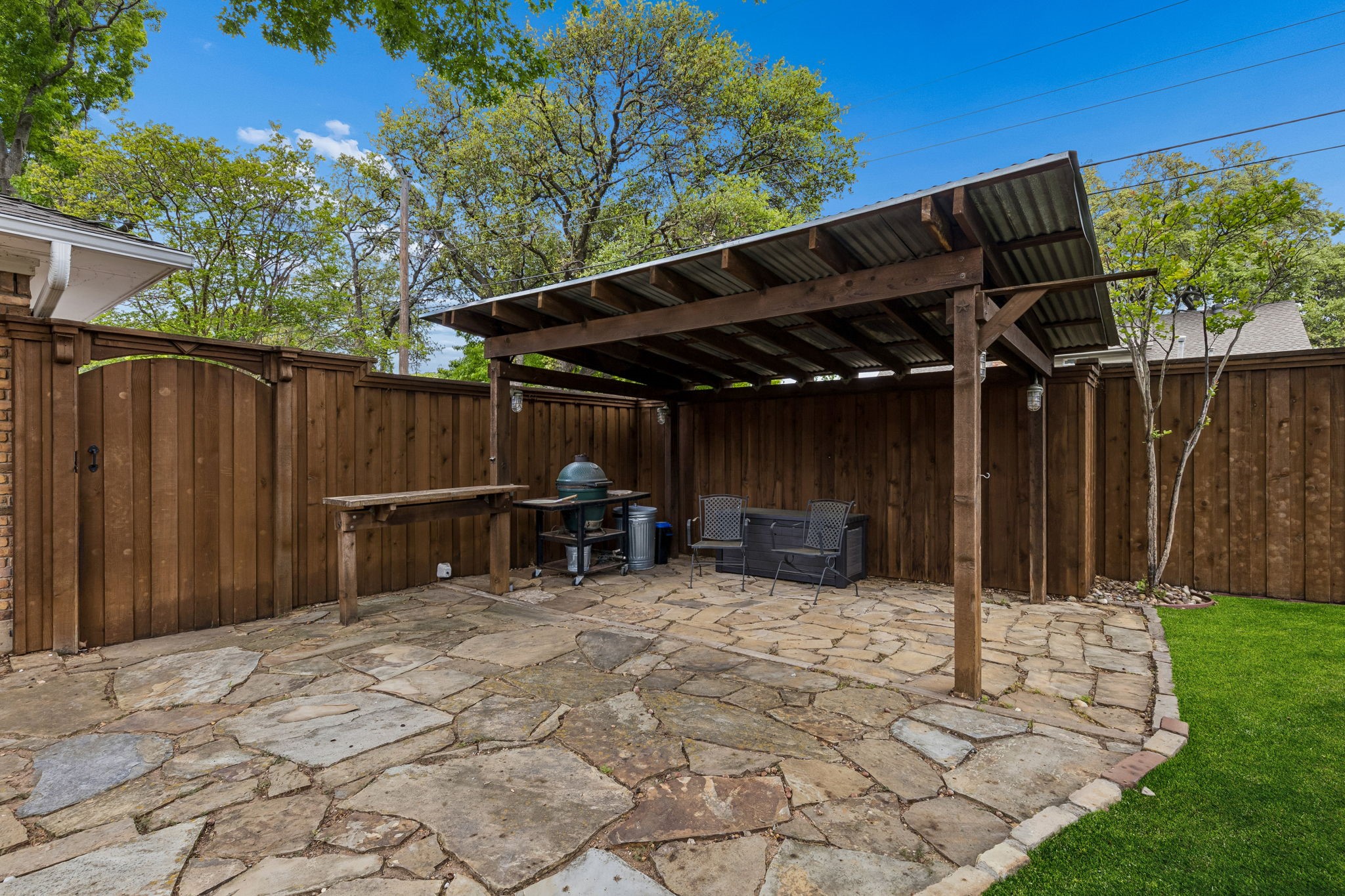 9469 Gatetrail Drive