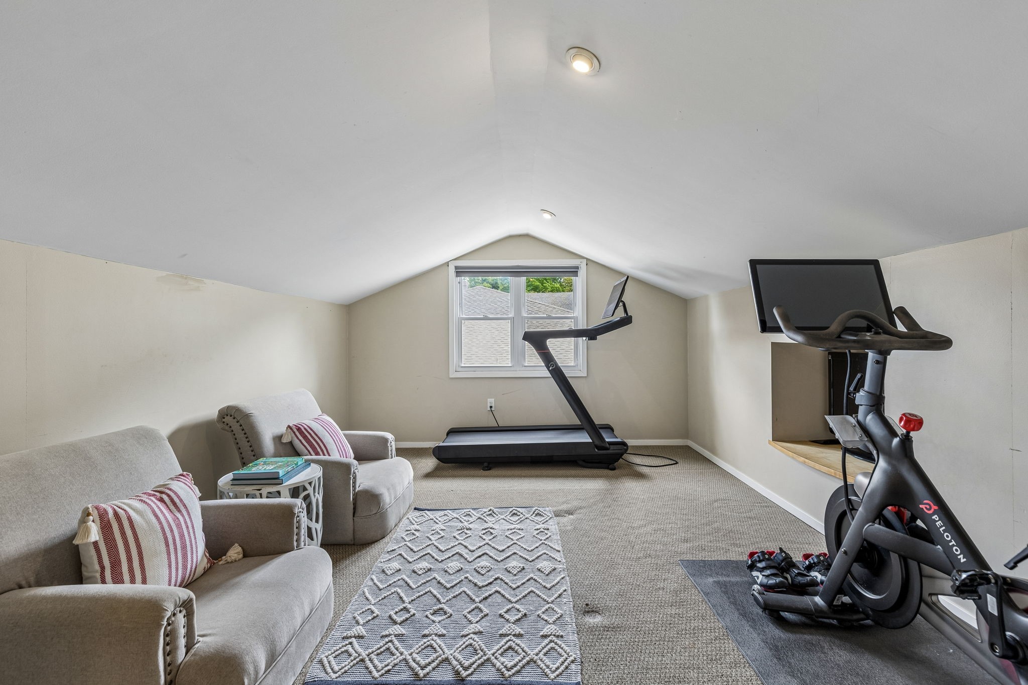 9469 Gatetrail Drive