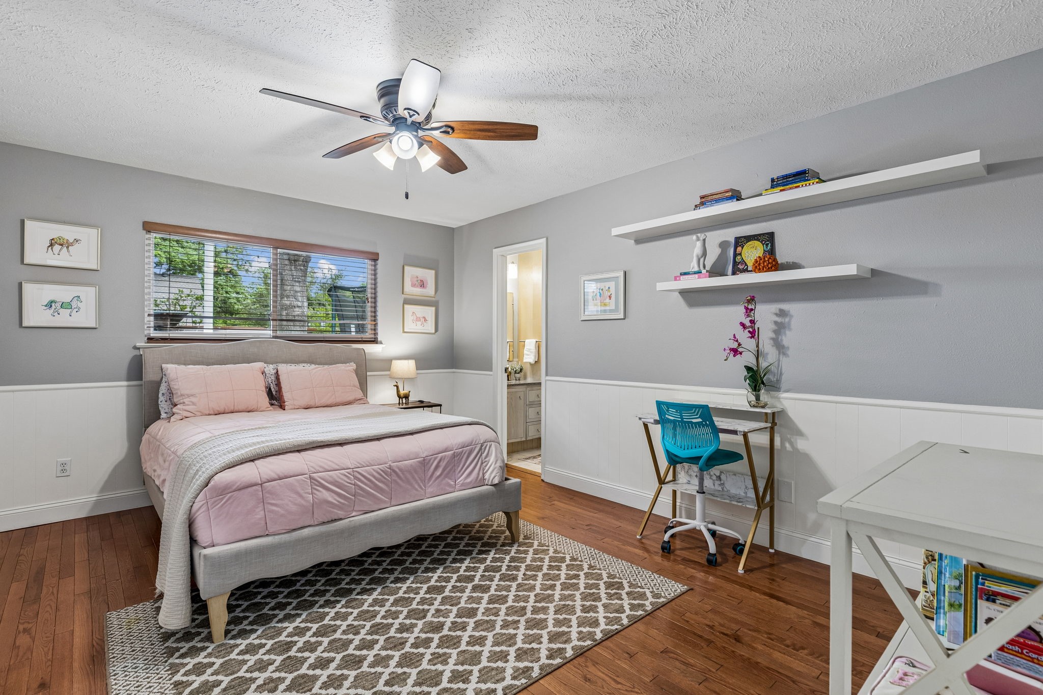 9469 Gatetrail Drive